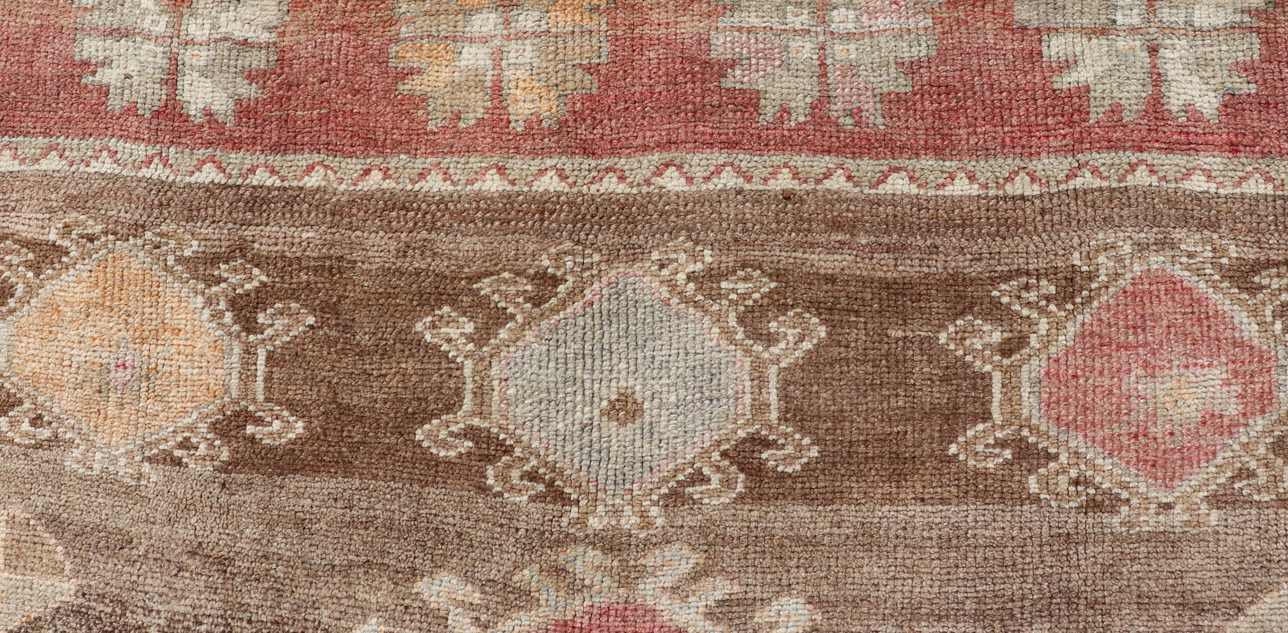 Türkischer Kars-Stammesteppich in Erdtönen mit Rottönen, Vintage  8'2 x 11'10 (Wolle) im Angebot