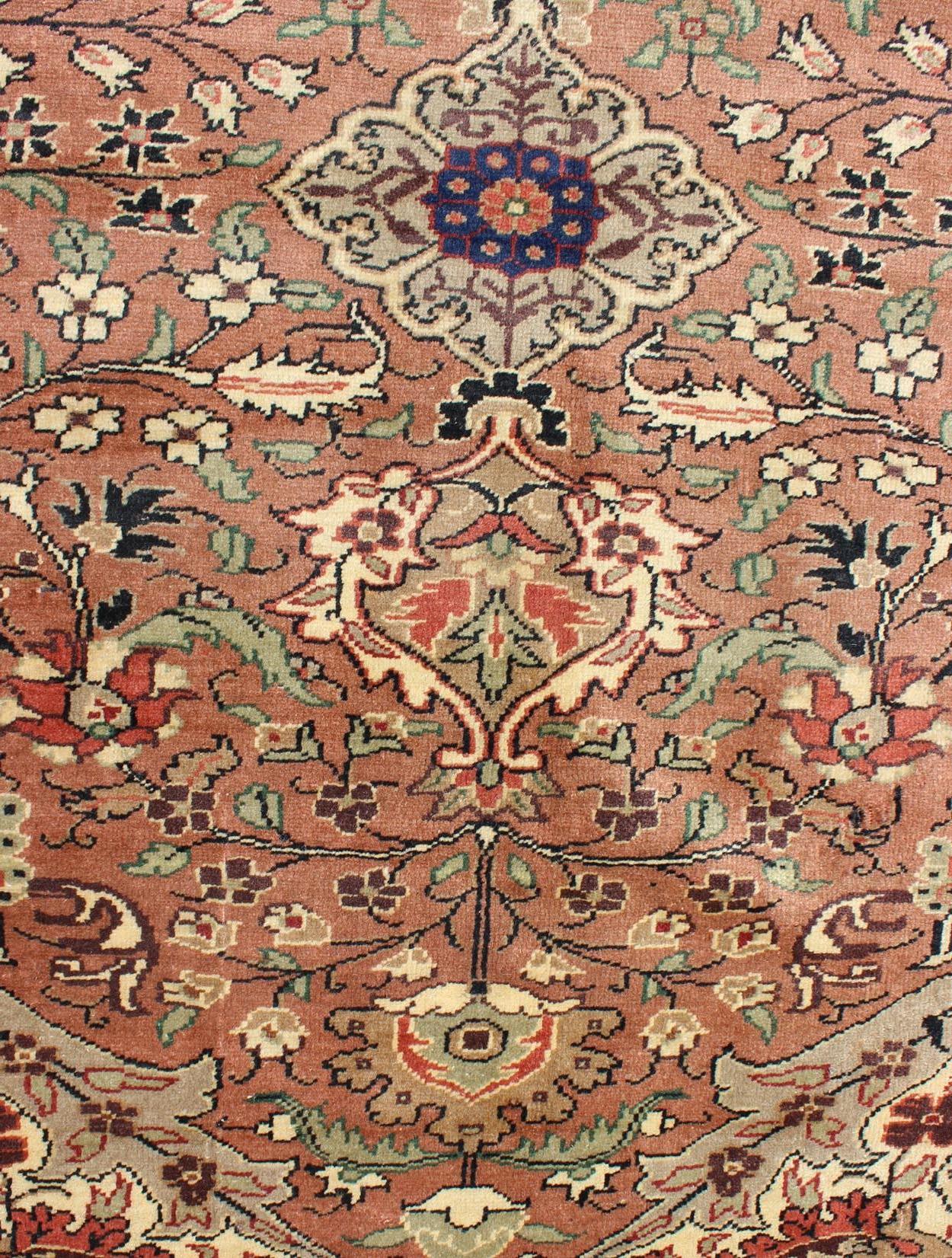 Vintage Turkish Kaysari Rug with Dazzling Sub-Geometric and Floral Motifs In Excellent Condition In Atlanta, GA