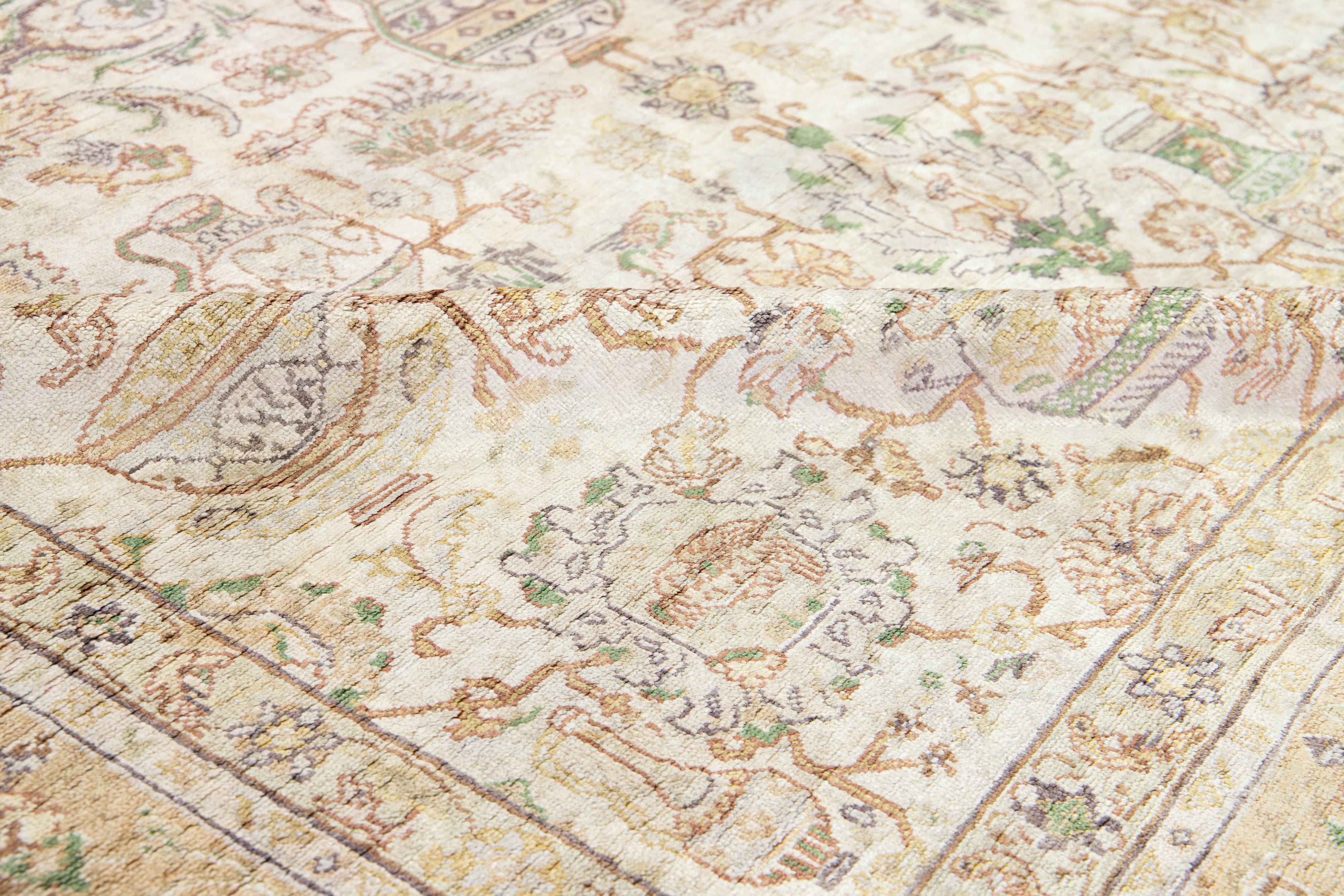 Alfombra turca vintage Kayseri de lana y seda hecha a mano en marfil con diseño floral Turco en venta
