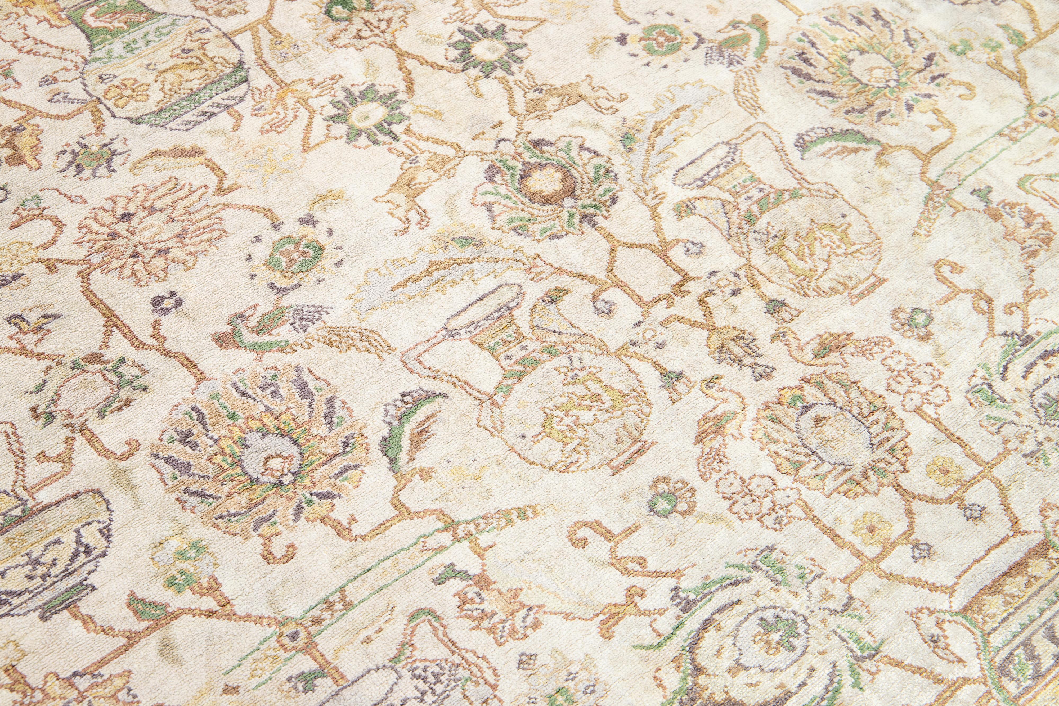 Alfombra turca vintage Kayseri de lana y seda hecha a mano en marfil con diseño floral en Bueno estado para la venta en Norwalk, CT