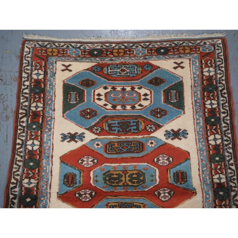 Türkischer Kazak-Teppich in kleiner Größe, achteckiges Design, um 1960 (Kasachisch) im Angebot