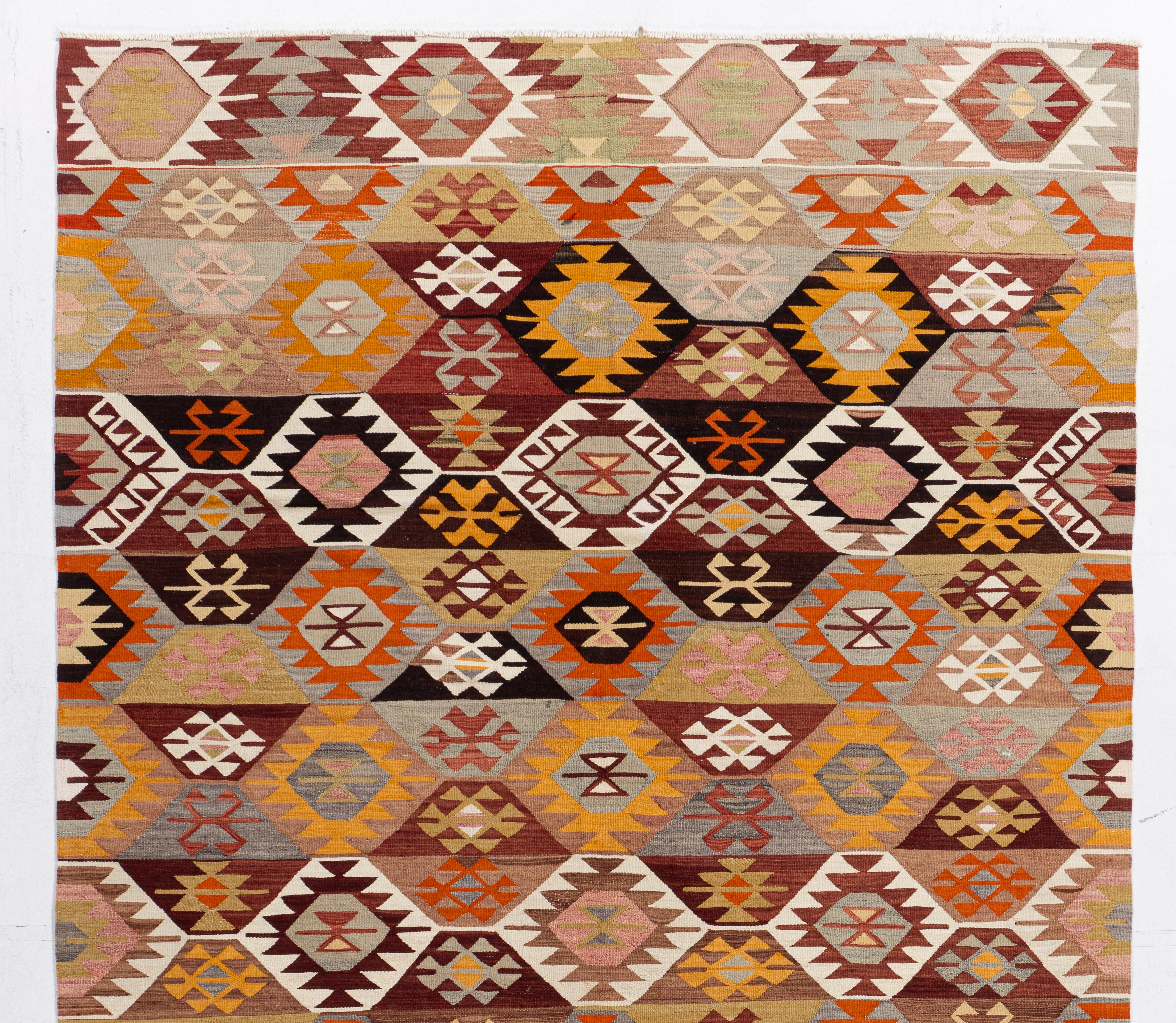 Vintage Turkish Kilim 5'4 X 9'4 For Sale 4