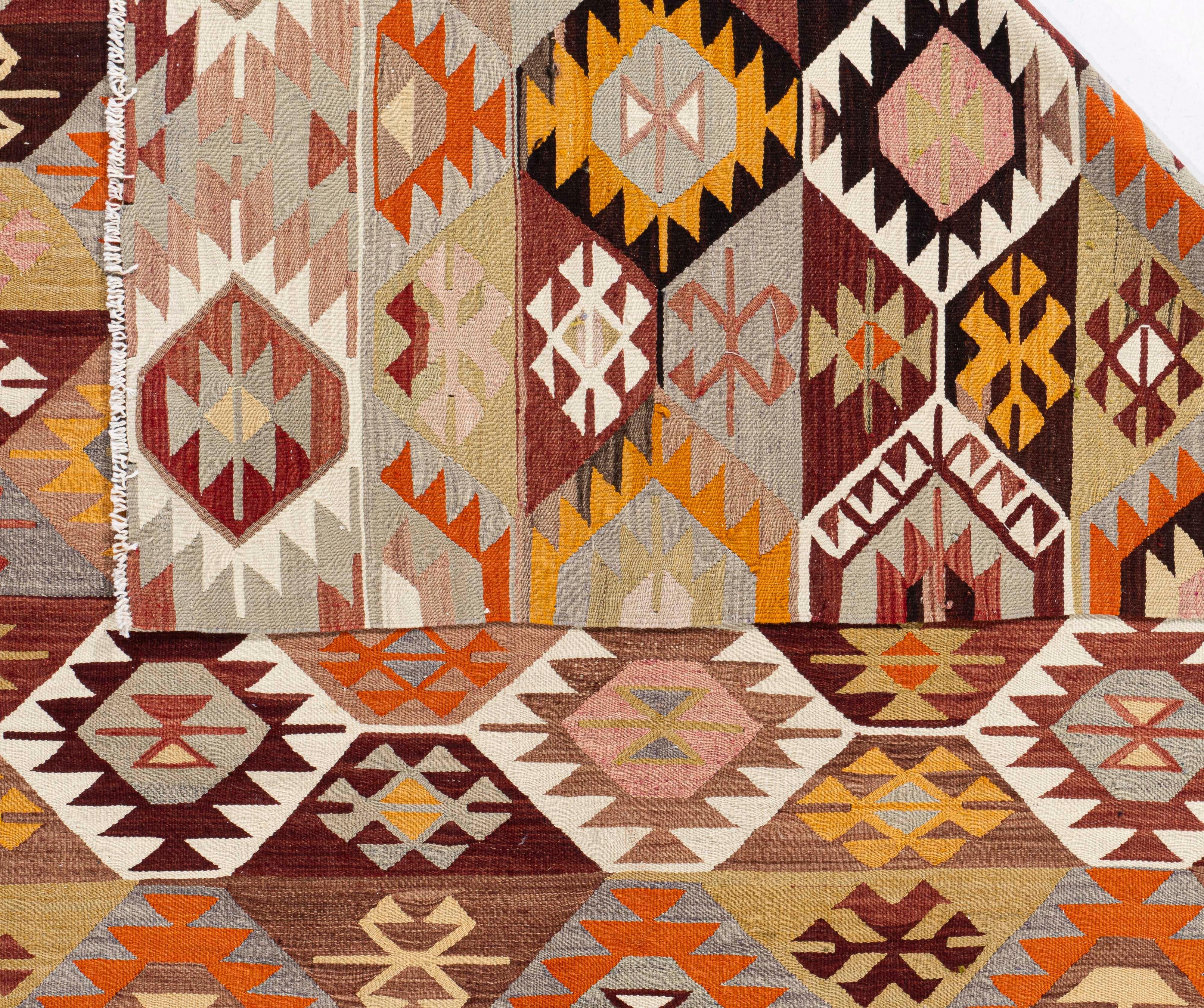 Vintage Turkish Kilim 5'4 X 9'4 For Sale 6