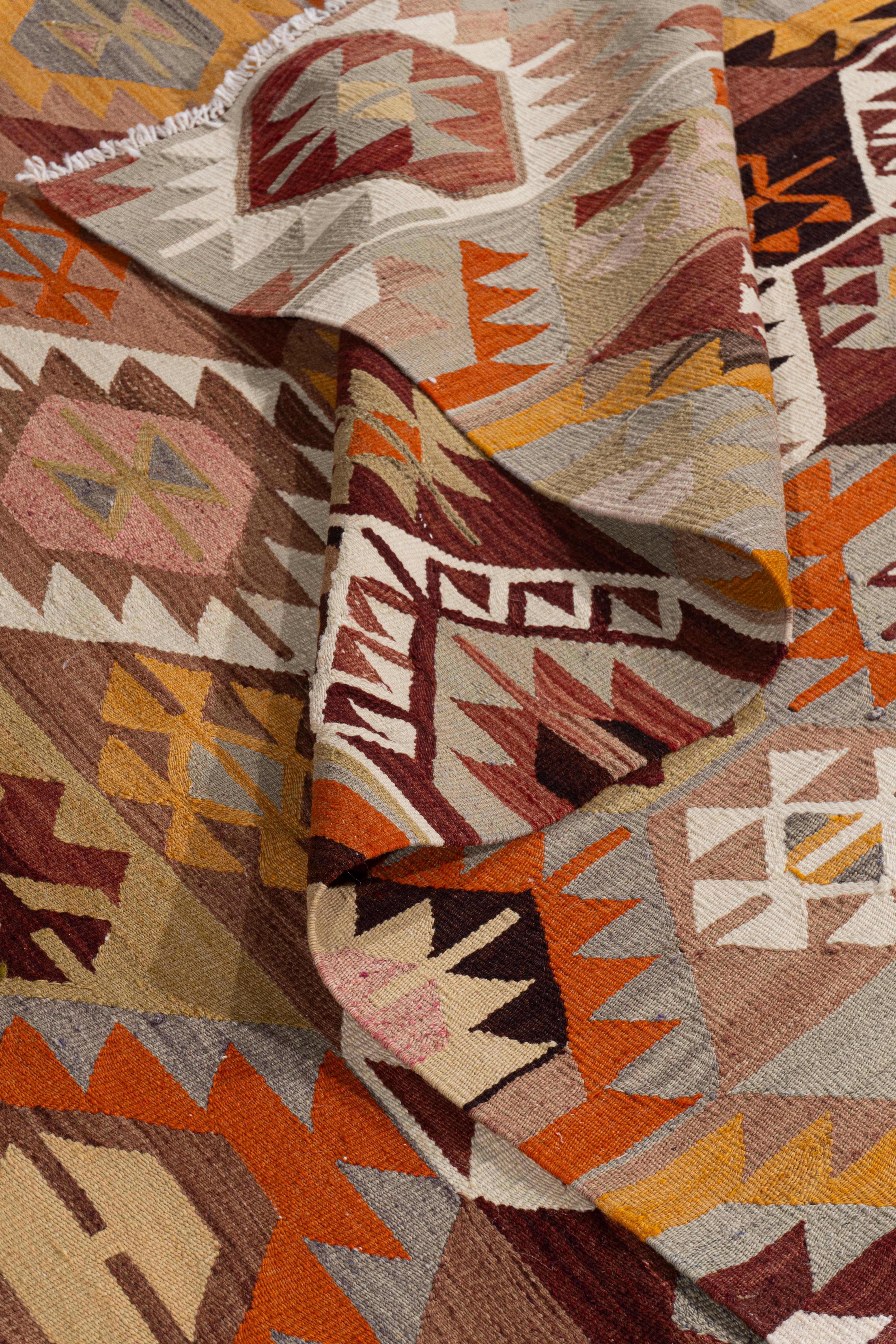 Vintage Turkish Kilim 5'4 X 9'4 For Sale 8
