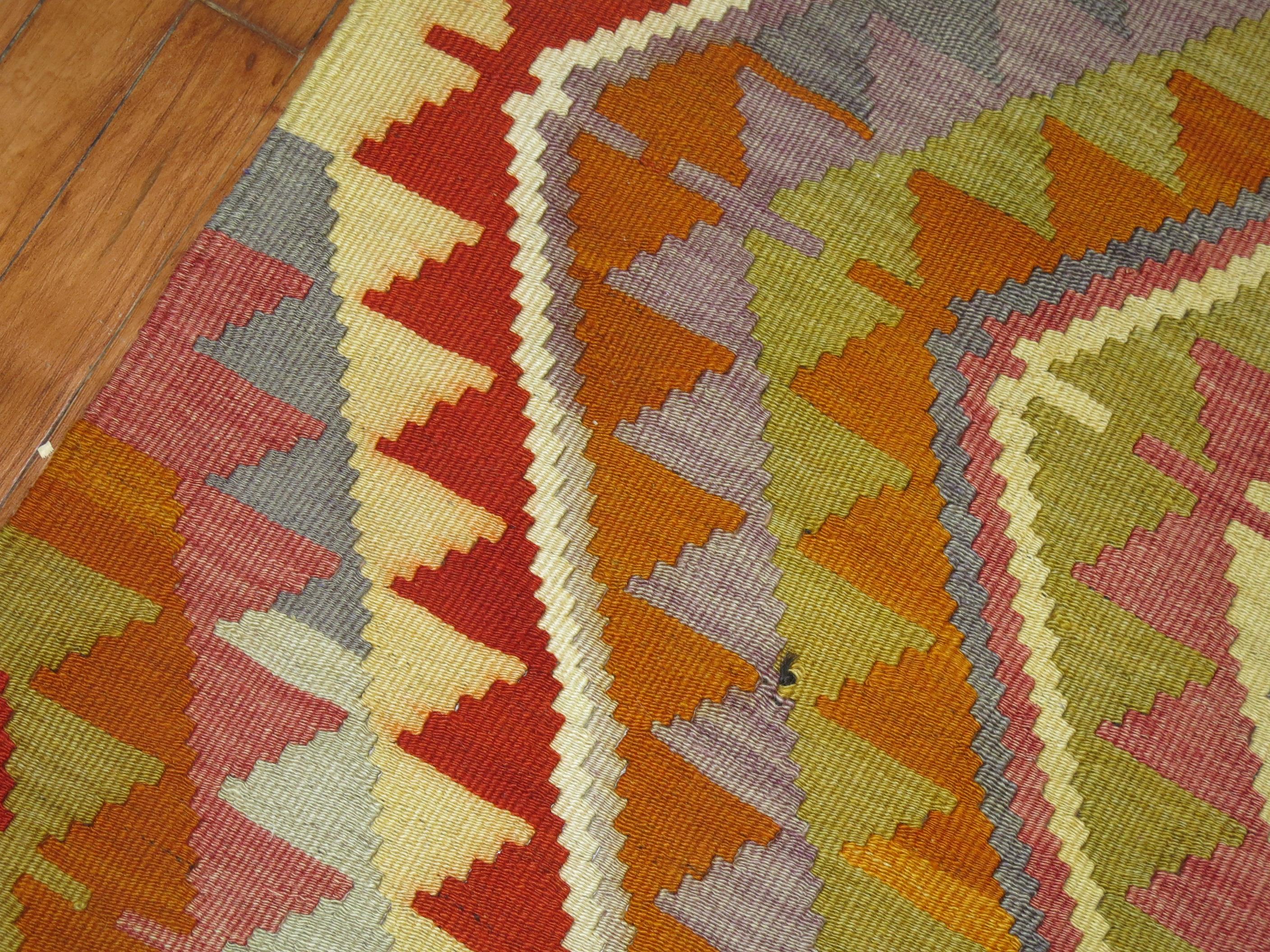 20th Century Vintage Turkish Kilim 6' x 10' For Sale