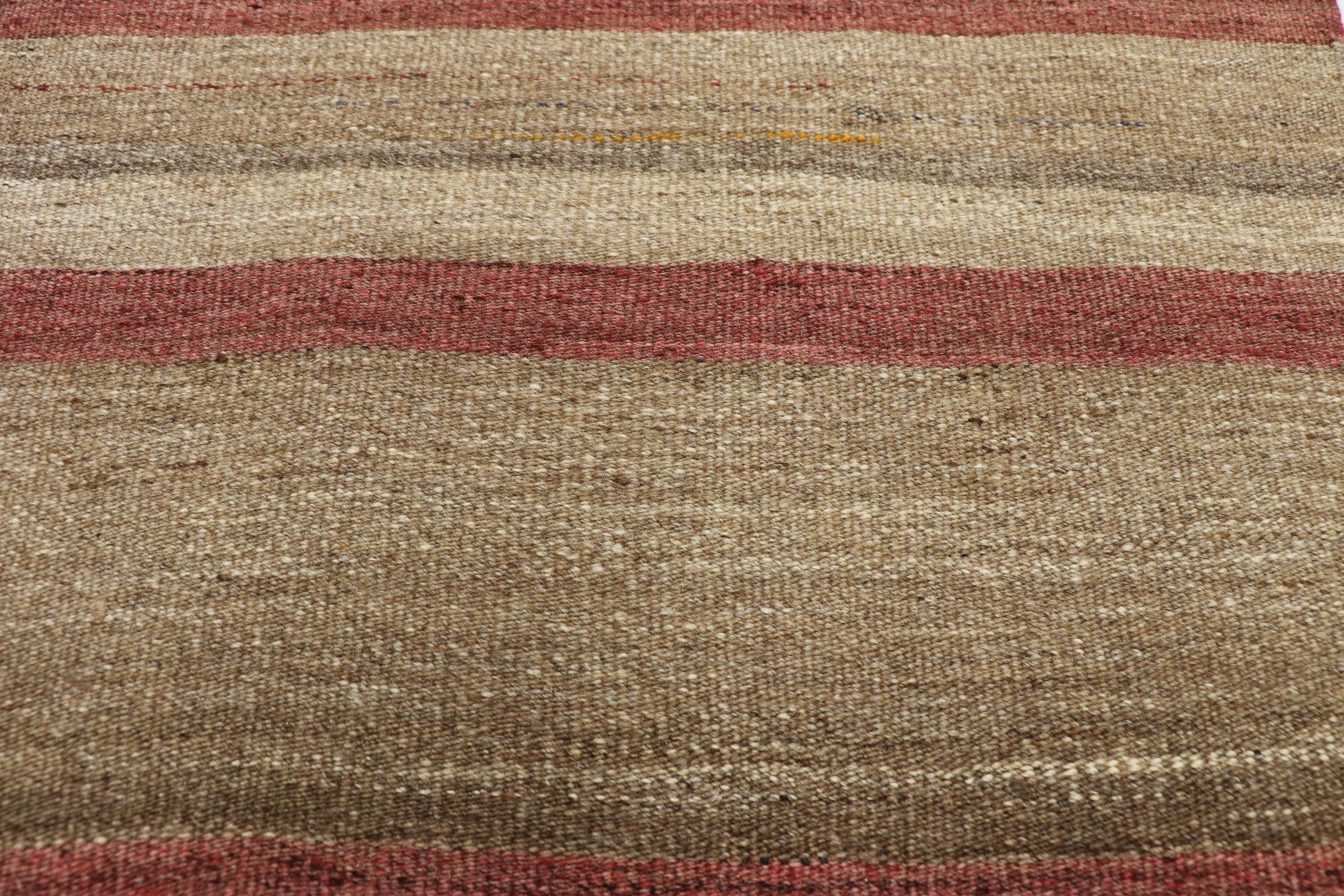 Vintage Turkish Kilim Accent Rug with Earth Tone Colors, Small Flat-Weave Rug In Good Condition In Dallas, TX