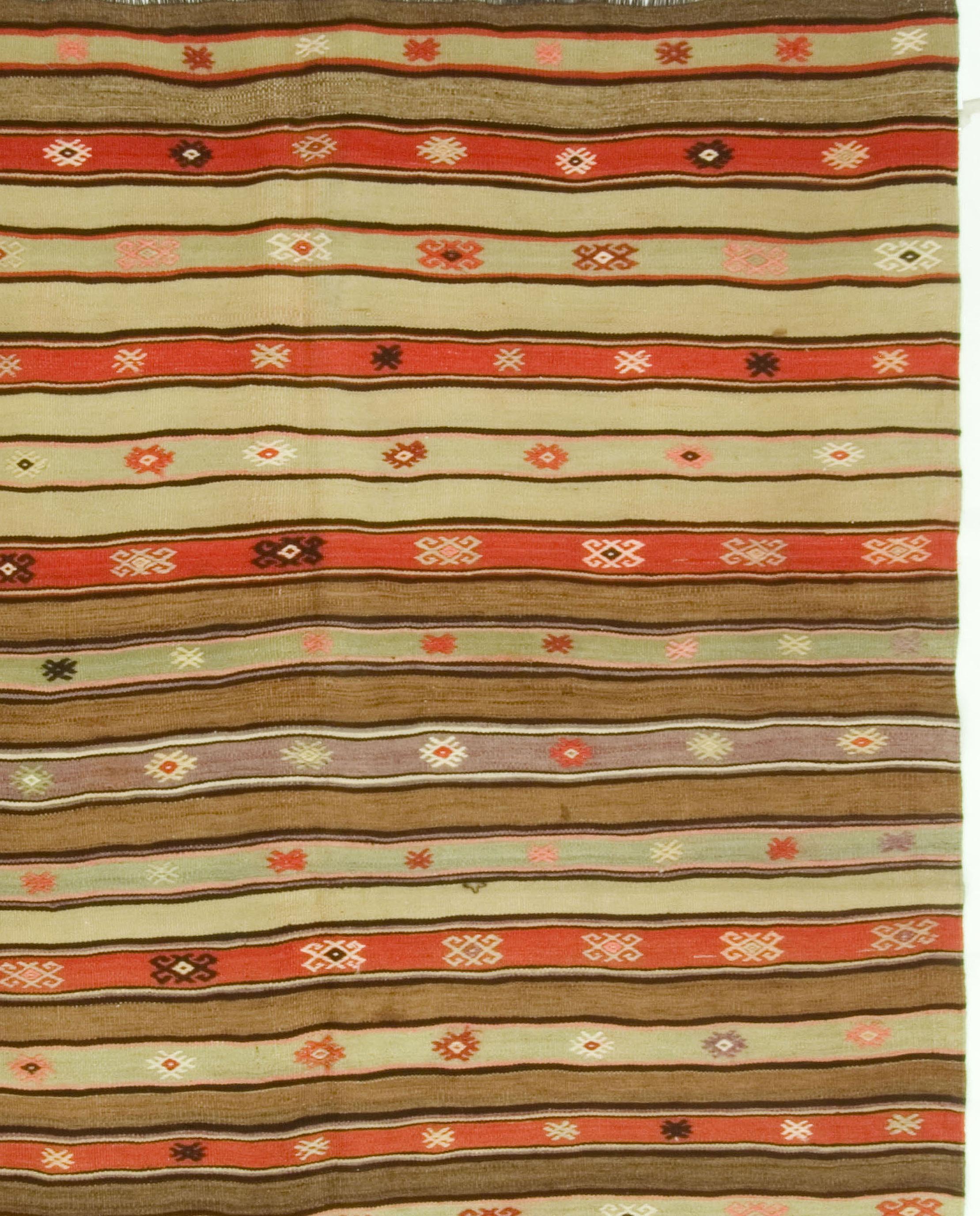 XX secolo Vintage Turkish Kilim Area Rug 5'5 x 7' in vendita