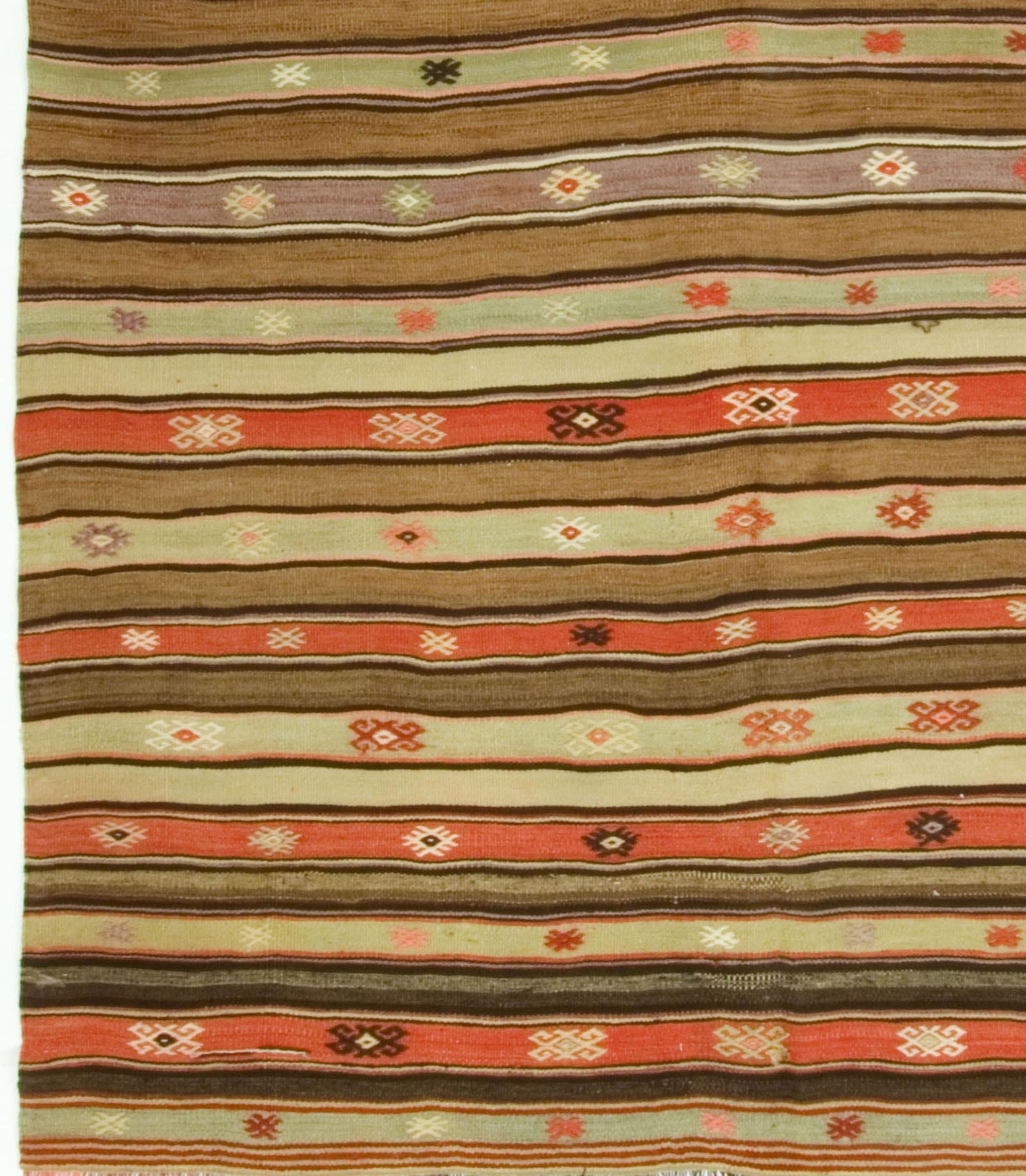 Lana Vintage Turkish Kilim Area Rug 5'5 x 7' in vendita