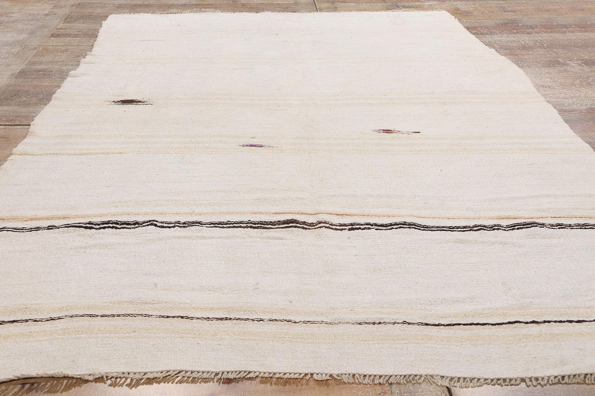 1960's Turkish Kilim Area Rug with Organic Modern Style For Sale 2