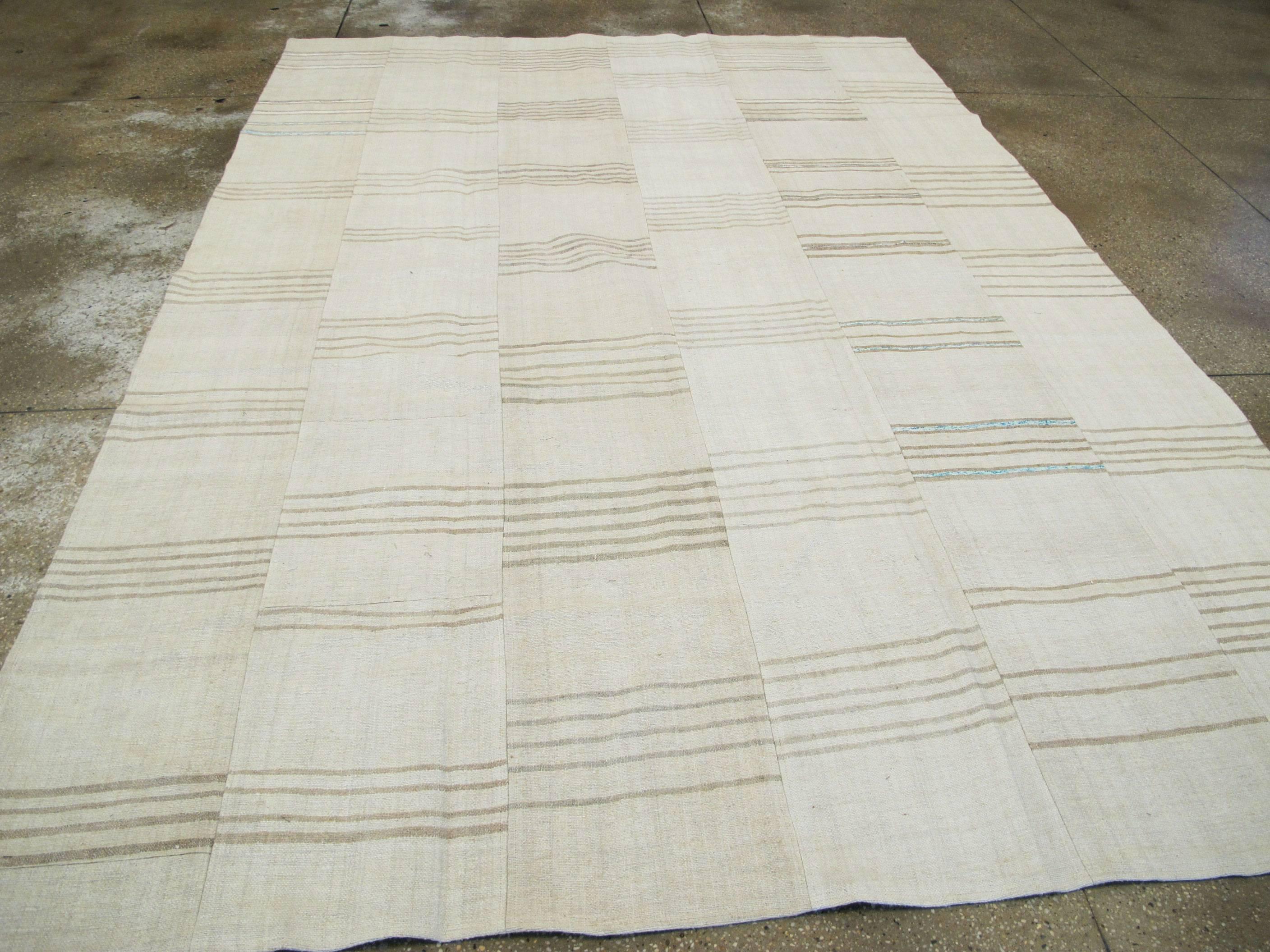 Vintage Turkish Kilim Flat-Weave In Excellent Condition In New York, NY