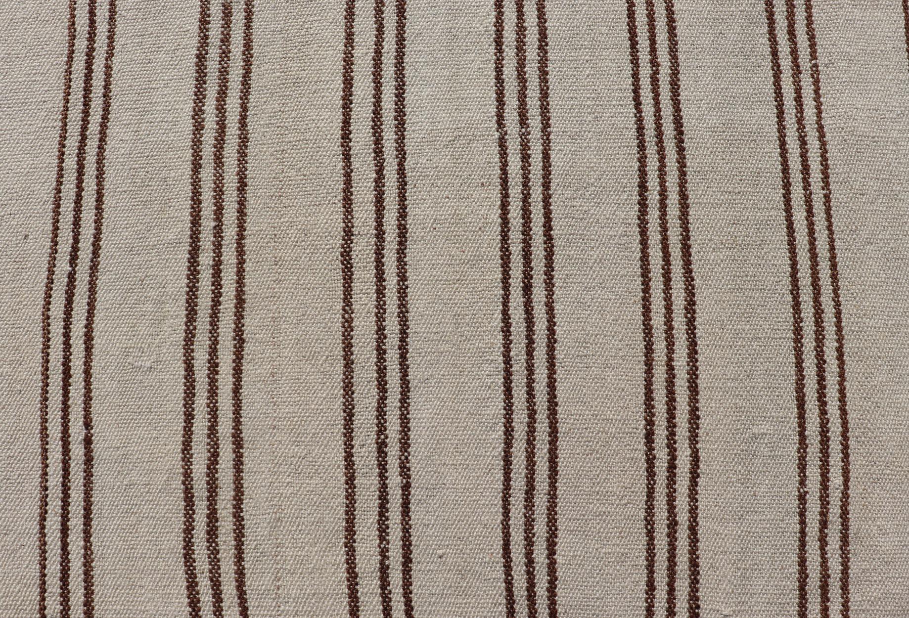 Kilim turco vintage a trama piatta nei toni neutri del crema e del marrone a strisce in vendita 3