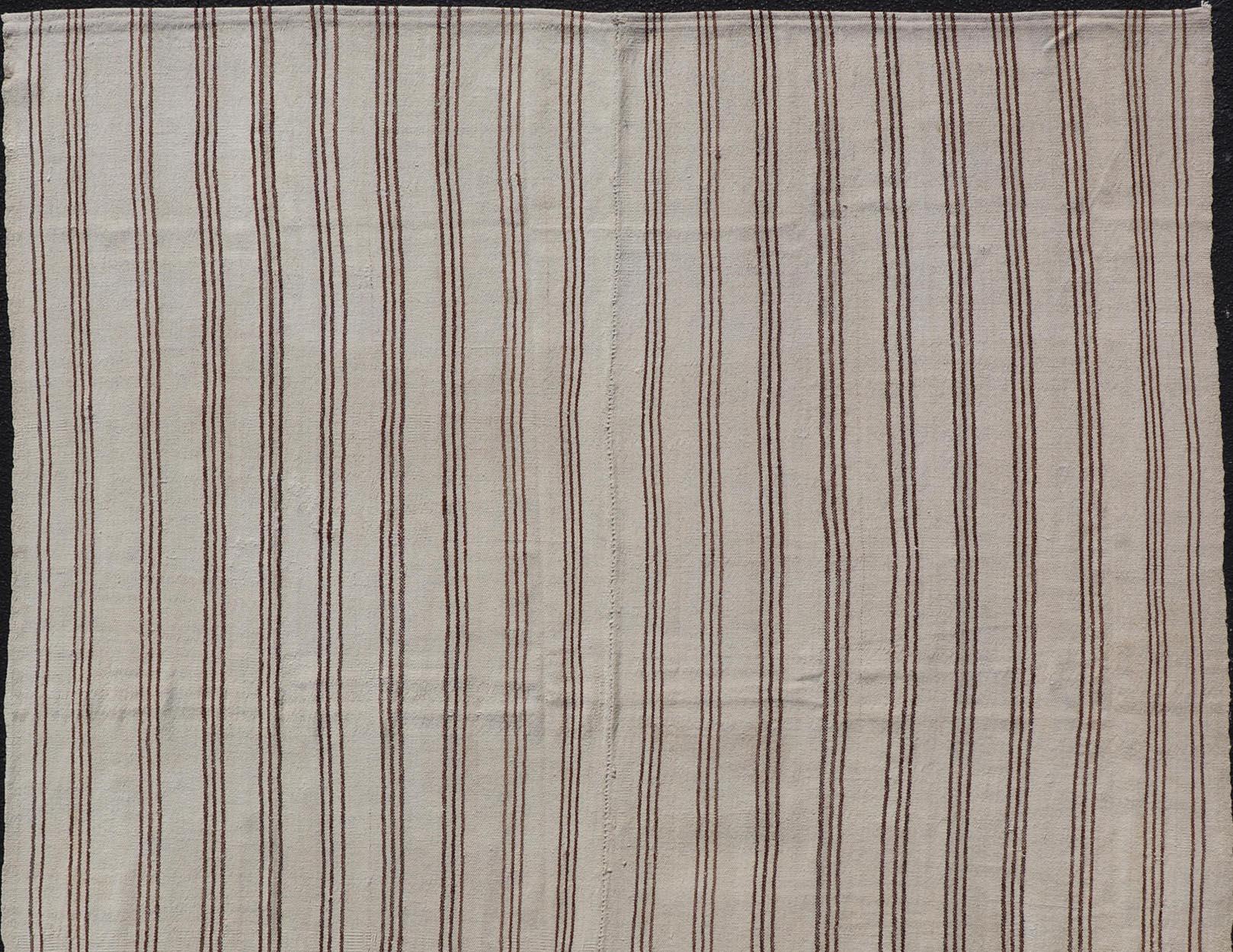 Kilim turco vintage a trama piatta nei toni neutri del crema e del marrone a strisce in vendita 5