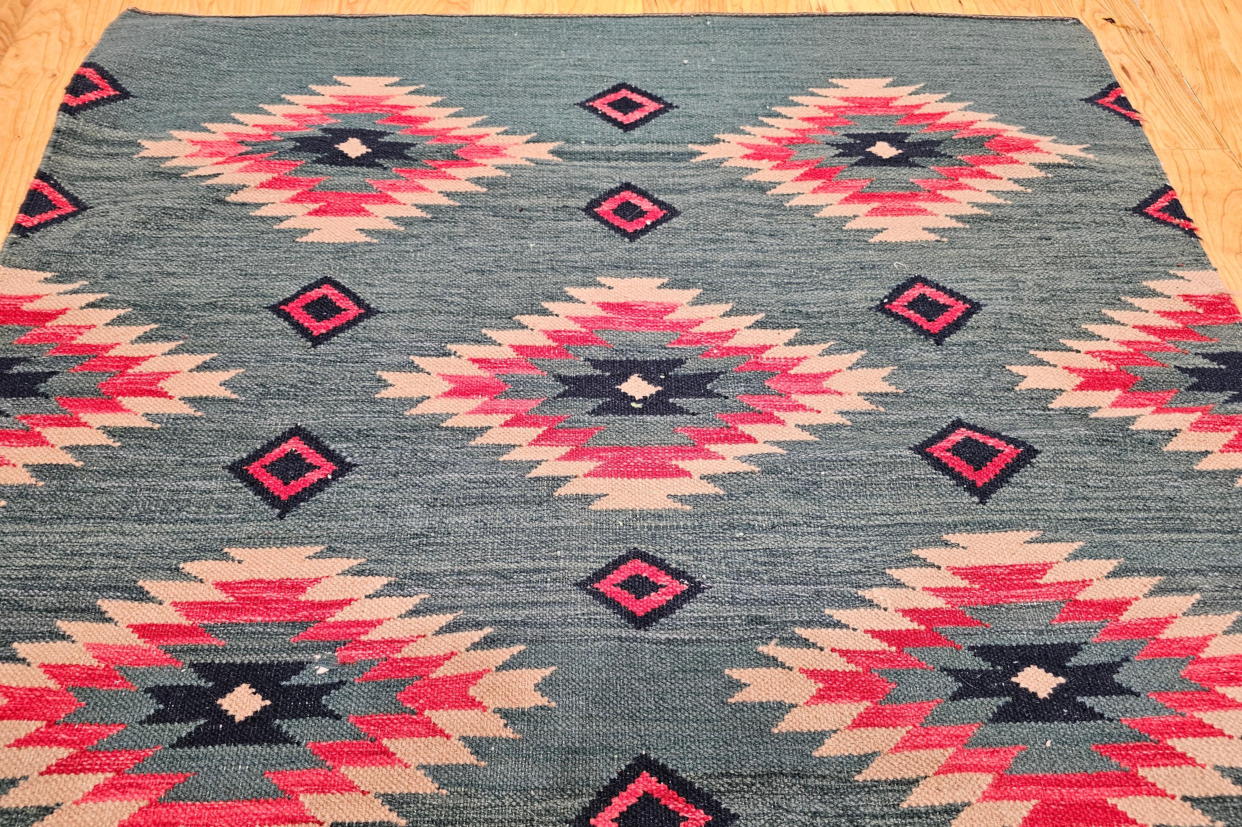 Vintage Southwestern-Style Kilim Area Rug in Green, Red, Ivory Colors In Good Condition For Sale In Barrington, IL