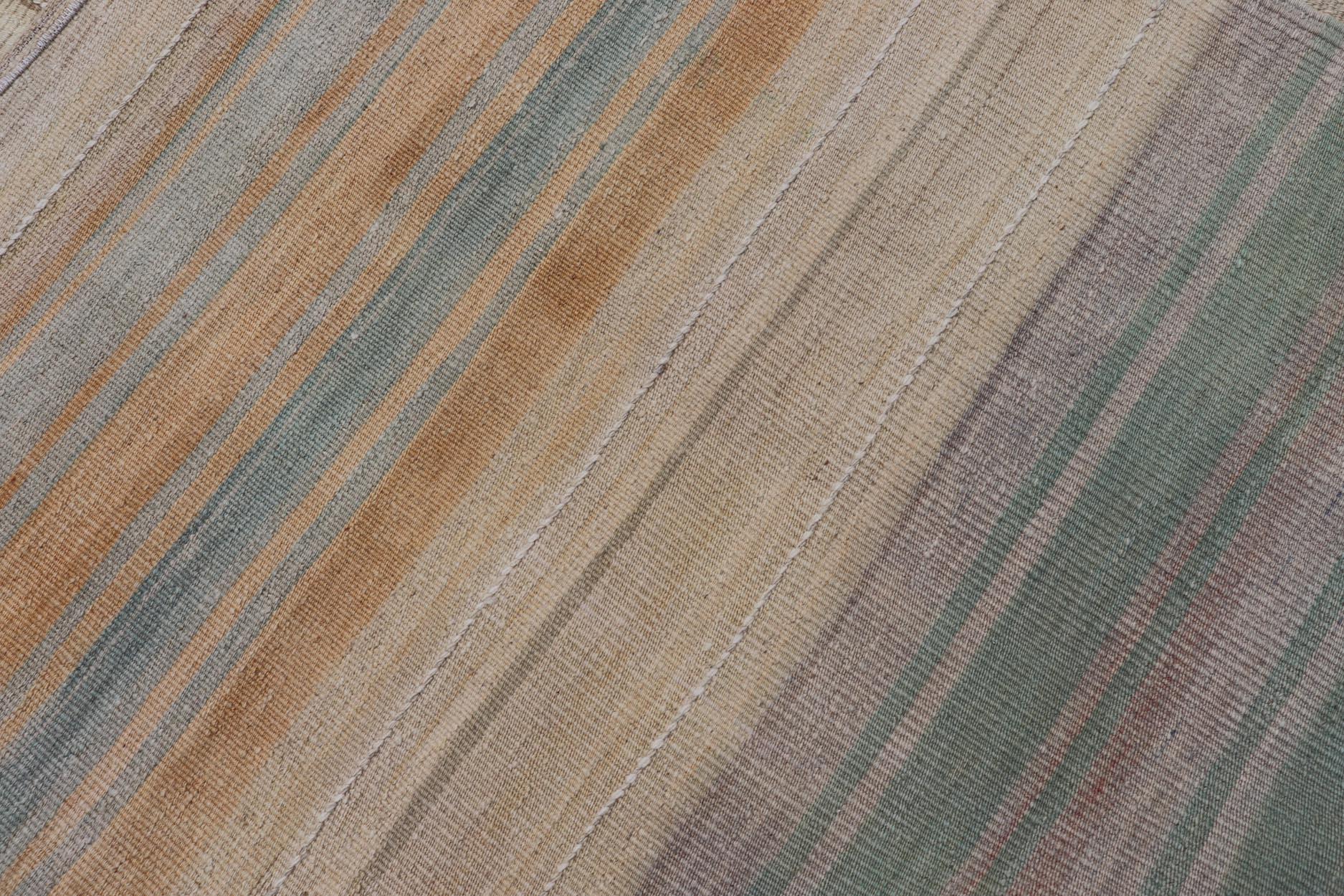 Vintage Kilim Gallery Runner in morbido verde terra 5'7