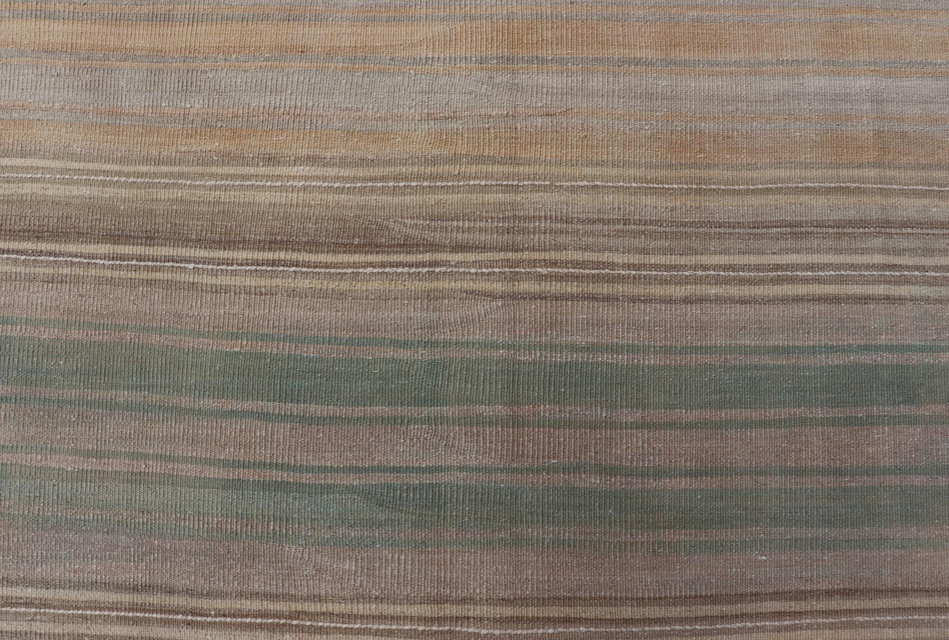 Vintage Kilim Gallery Runner in morbido verde terra 5'7