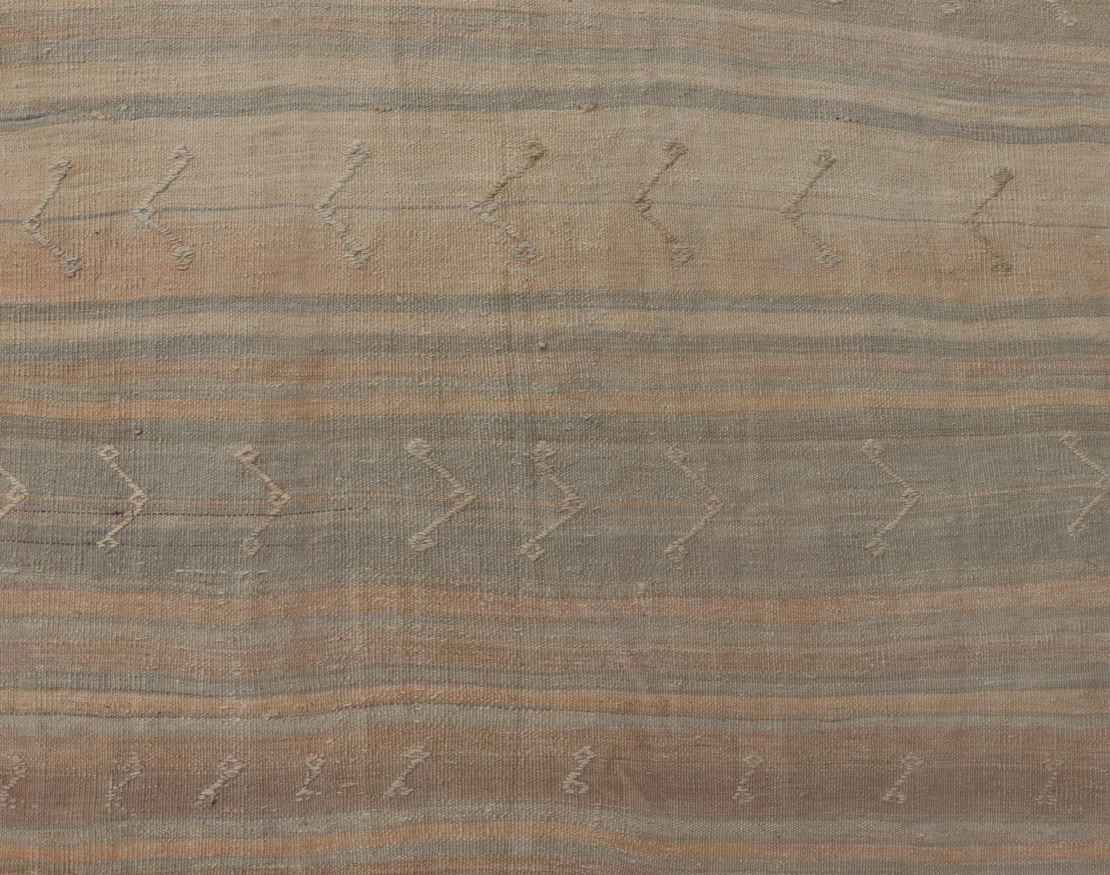 Vintage Turkish Kilim Gallery Runner Soft Earthy Tones 4'0 x 14'4 (Türkisch) im Angebot