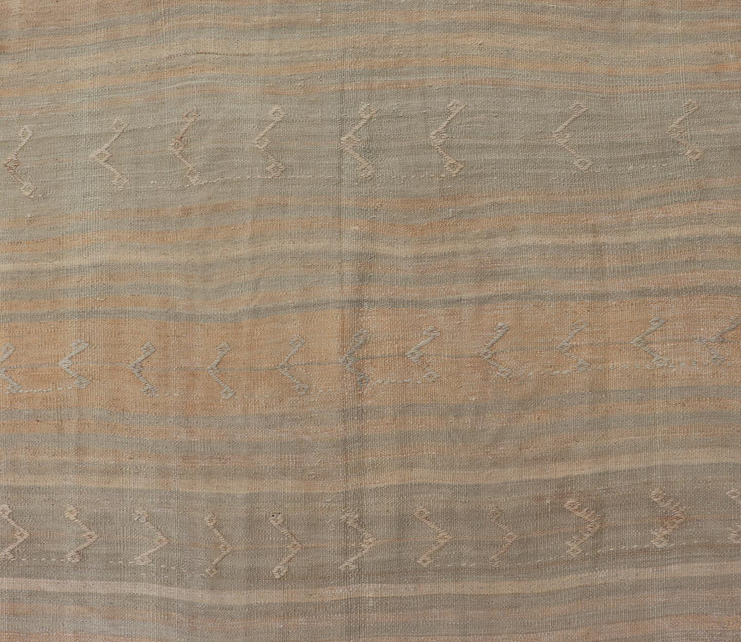 Vintage Turkish Kilim Gallery Runner Soft Earthy Tones 4'0 x 14'4 im Zustand „Gut“ im Angebot in Atlanta, GA