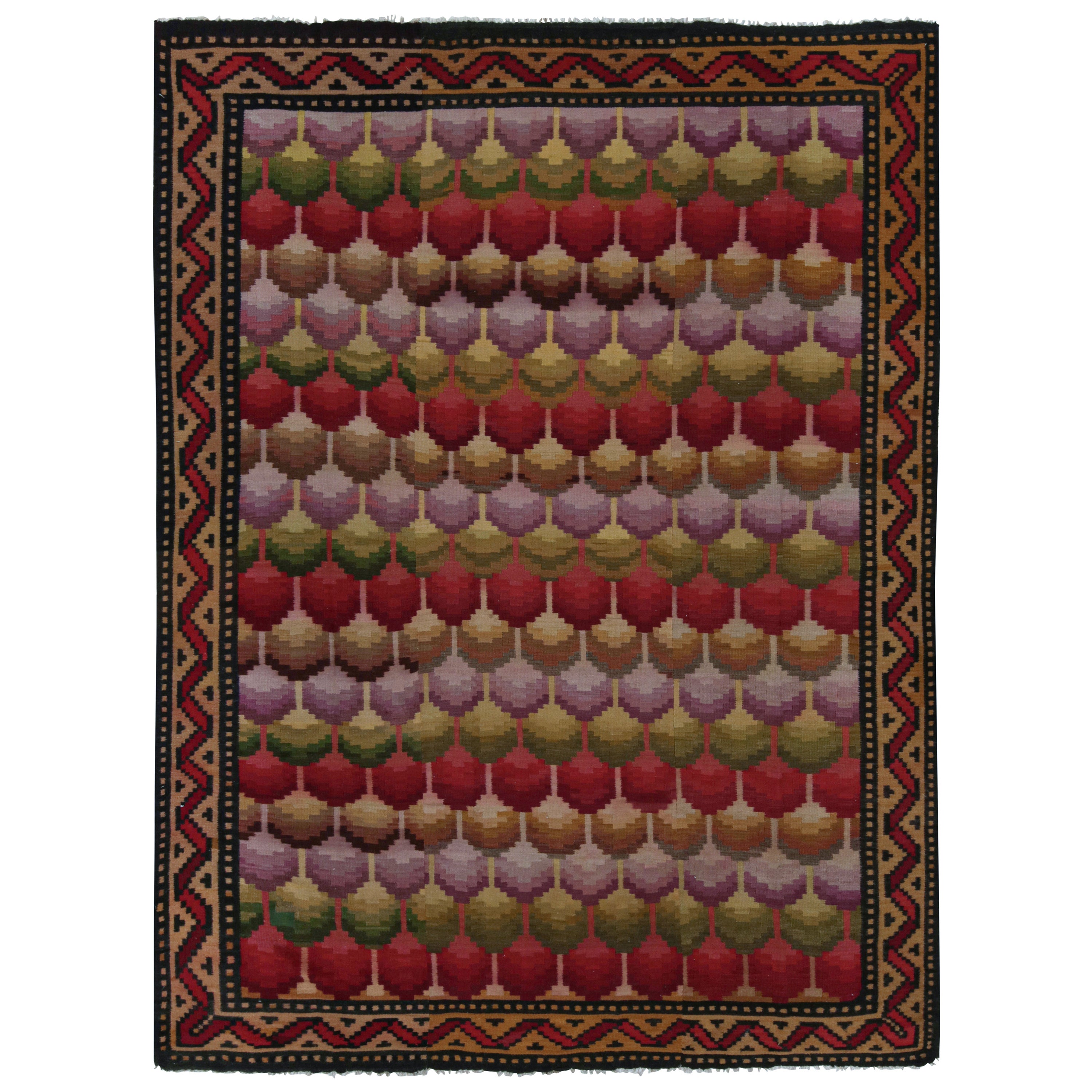 Türkischer Vintage-Kelim in Rot, mit geometrischen Mustern, von Rug & Kilim im Angebot
