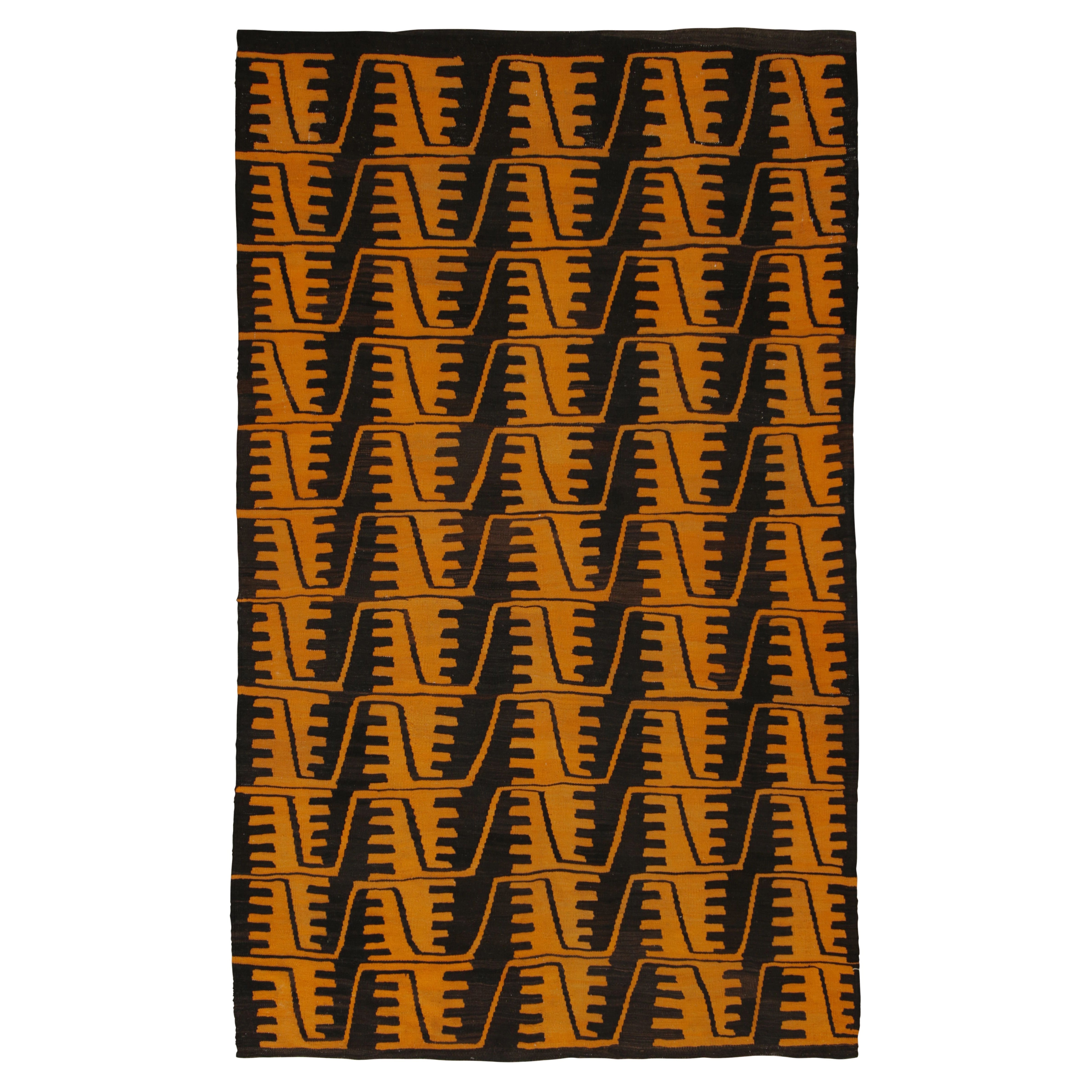 Vintage Turkish Kilim in Safran Abstraktes Geometrisches Muster - Rug 
Kilim im Angebot