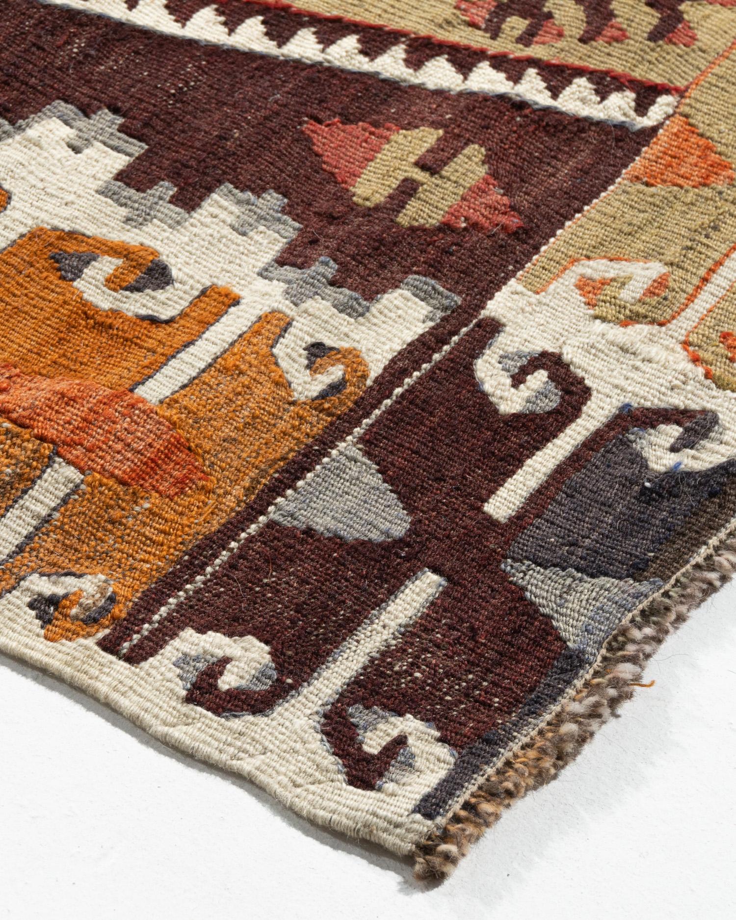 Vintage Turkish Kilim Rug 4'11 x 11'9 In Good Condition For Sale In New York, NY