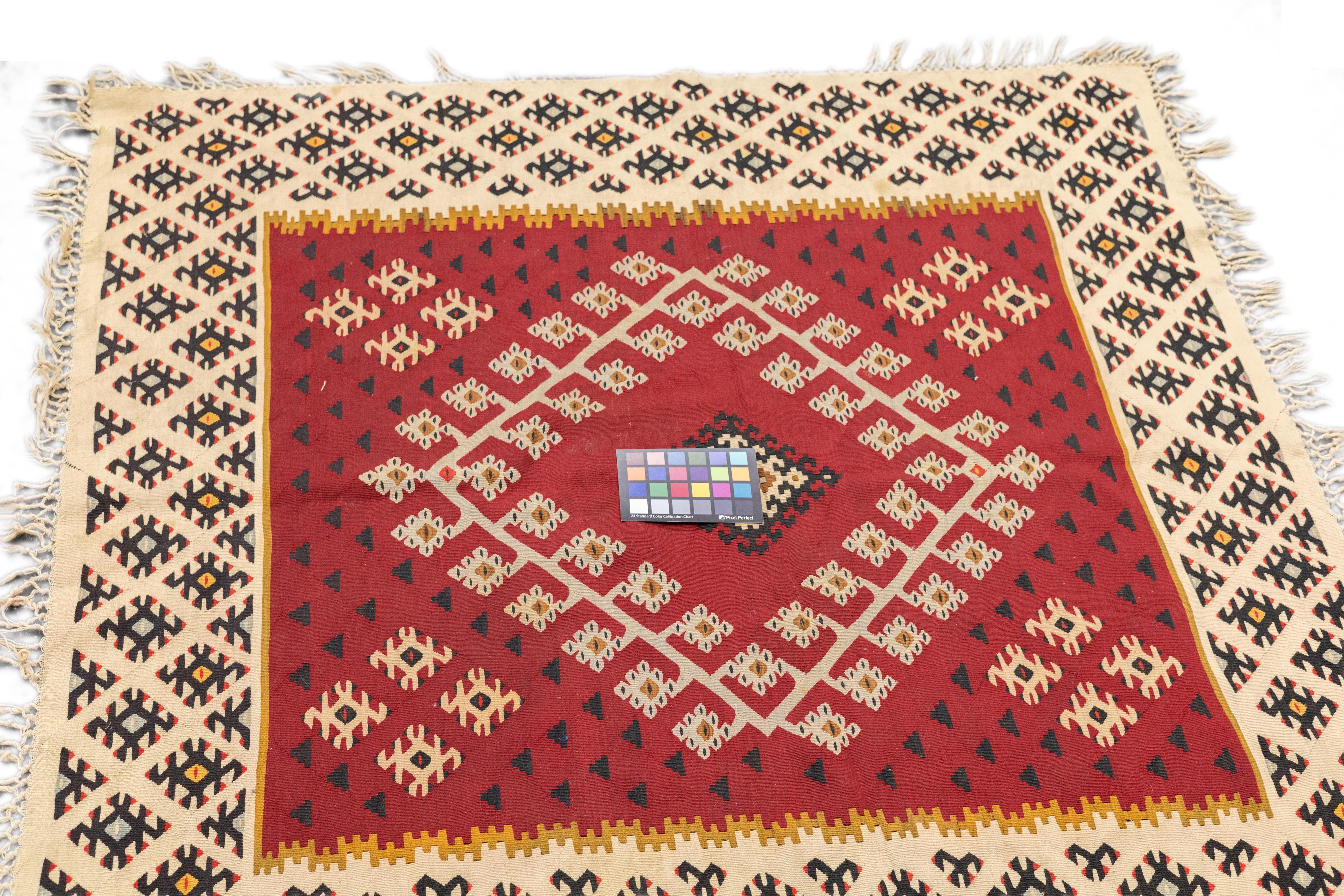 Alfombra Kilim Turca Vintage 4'5'' x 4'6'' en venta 4