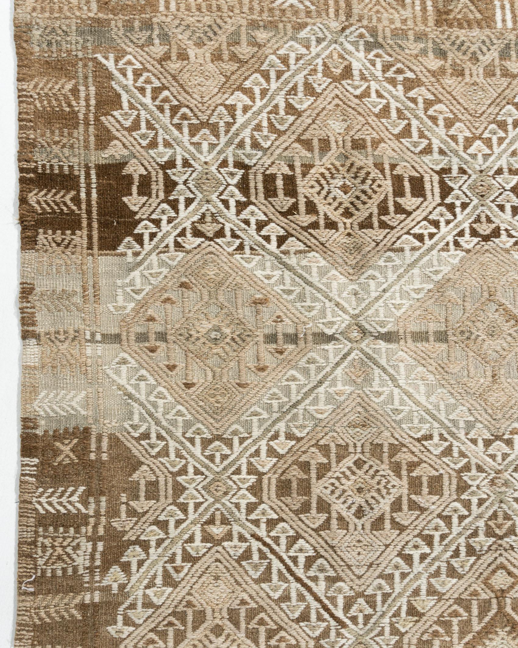 Vintage Turkish Kilim Rug 5'6 X 7'2 In Good Condition For Sale In New York, NY