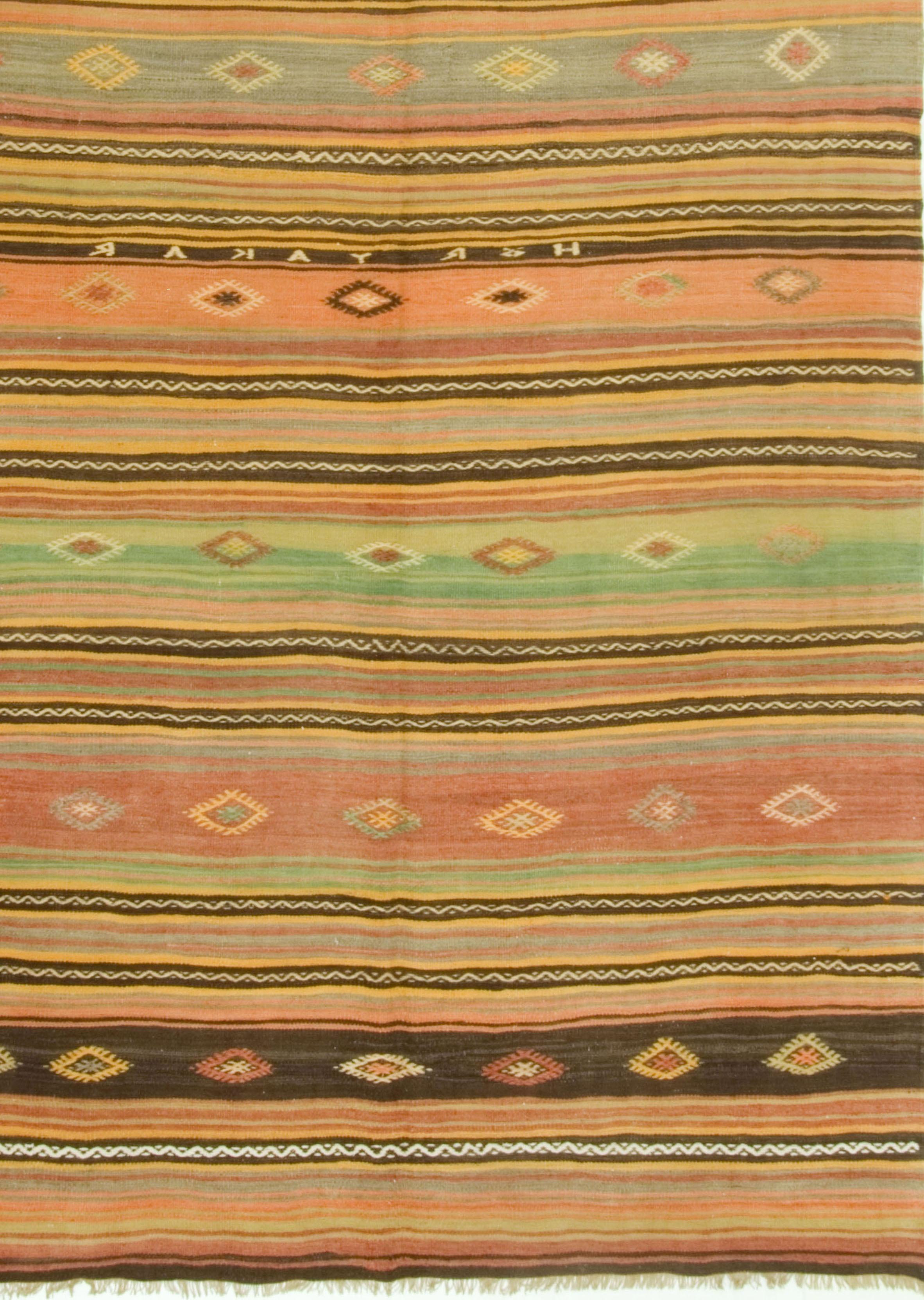 Hand-Woven Vintage Turkish Kilim Rug Carpet  5'4 x 9'4 For Sale