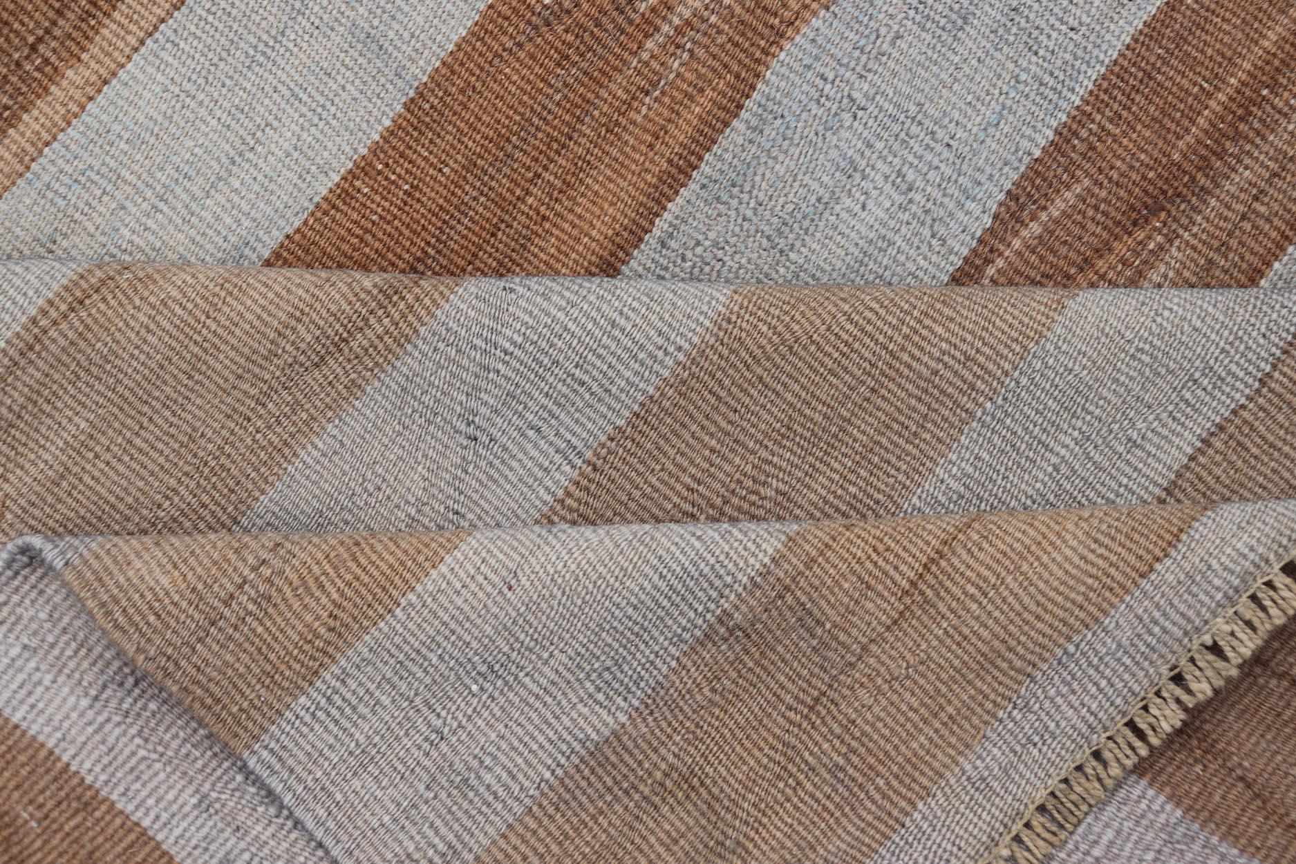 Alfombra Kilim Turca Vintage Marrón Terroso y Rayas Grises Suaves 6'0 x 9'0 4