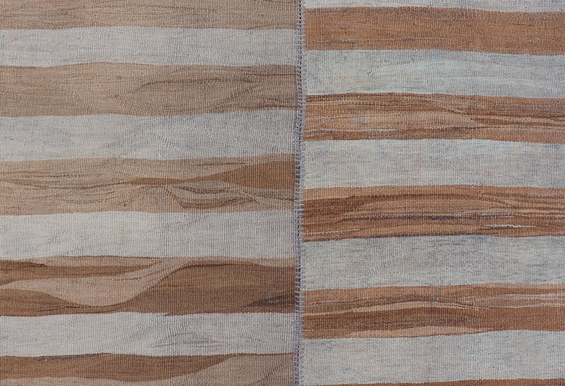 Alfombra Kilim Turca Vintage Marrón Terroso y Rayas Grises Suaves 6'0 x 9'0 Tejido a mano