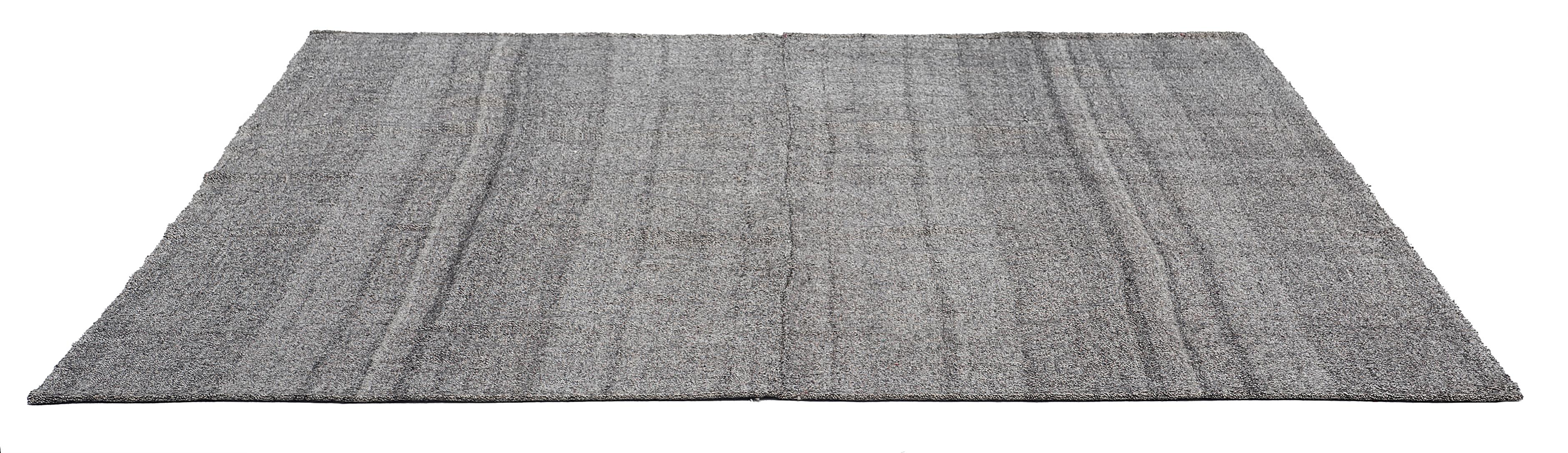 Hand-Woven Vintage Turkish Kilim Rug Flat-Weave For Sale