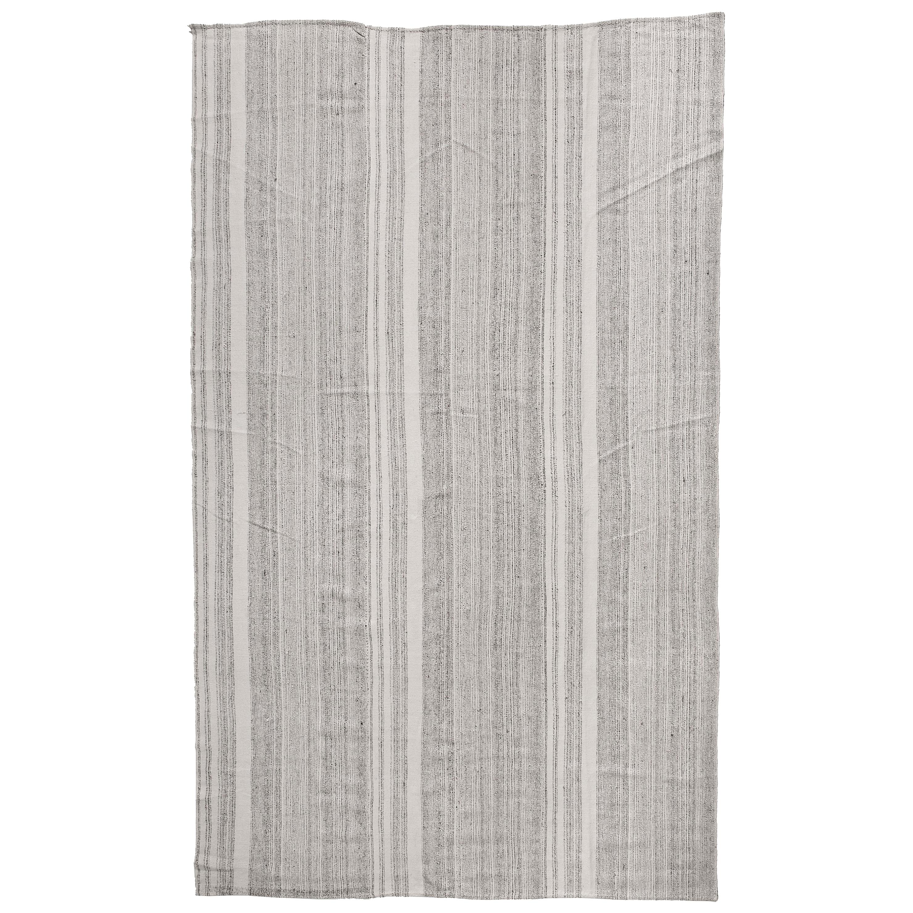 Vintage Turkish Kilim Rug 
Flat-Weave
 For Sale