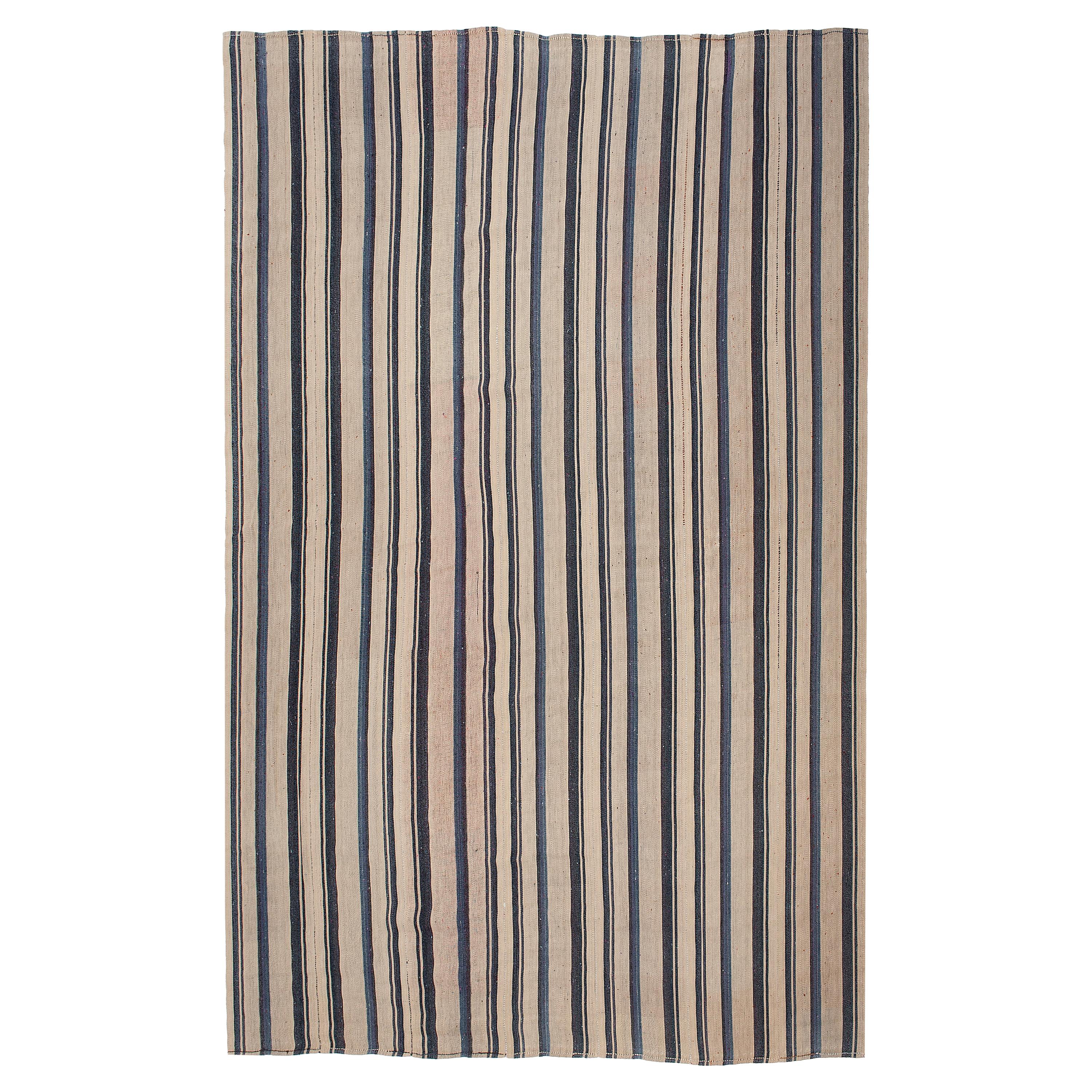 Vintage Turkish Kilim Rug 
Flat-Weave
