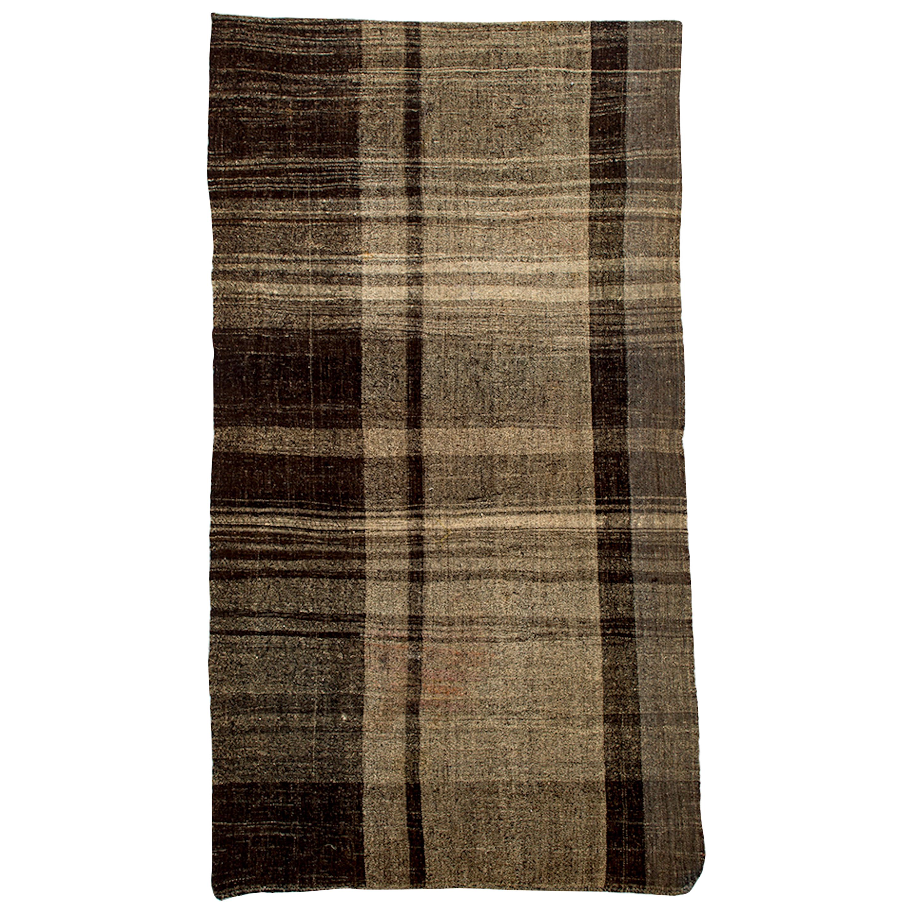 Vintage Turkish Kilim Rug 
Flat-Weave
 For Sale