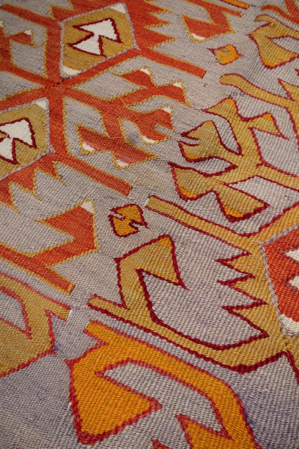 Vintage Turkish Kilim Rug In Good Condition For Sale In West Palm Beach, FL
