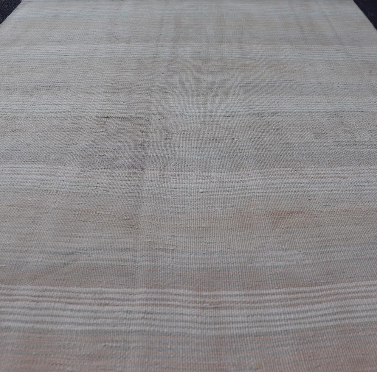 Vintage Türkisch Kilim Teppich In Beige und Creme Streifen und Töne 3'7 x 5'2 (Kelim) im Angebot