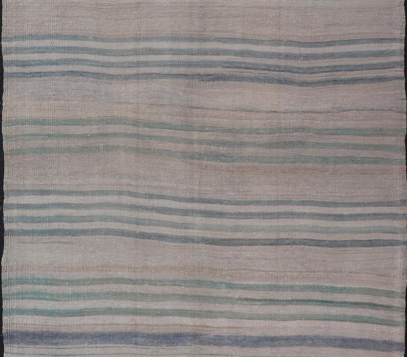 Lana Vintage Rug & Kilim turco a strisce pastello di blu e verde 4'9 x 6'10 in vendita