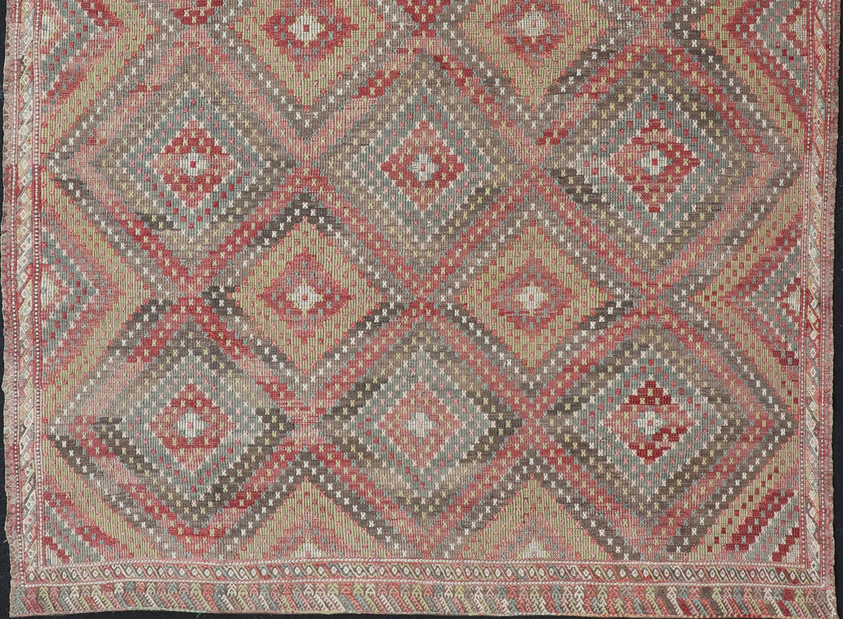 Vintage Turkish Kilim Rug in Red, Beige, and Olive Diamond Pattern 7'1 x 11'0 im Angebot 2