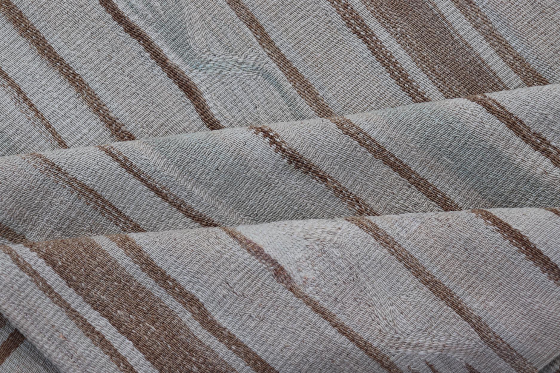 Alfombra Kilim Turca Vintage De Rayas Suaves Crema y Beige 4'7 x 7'10 en venta 4