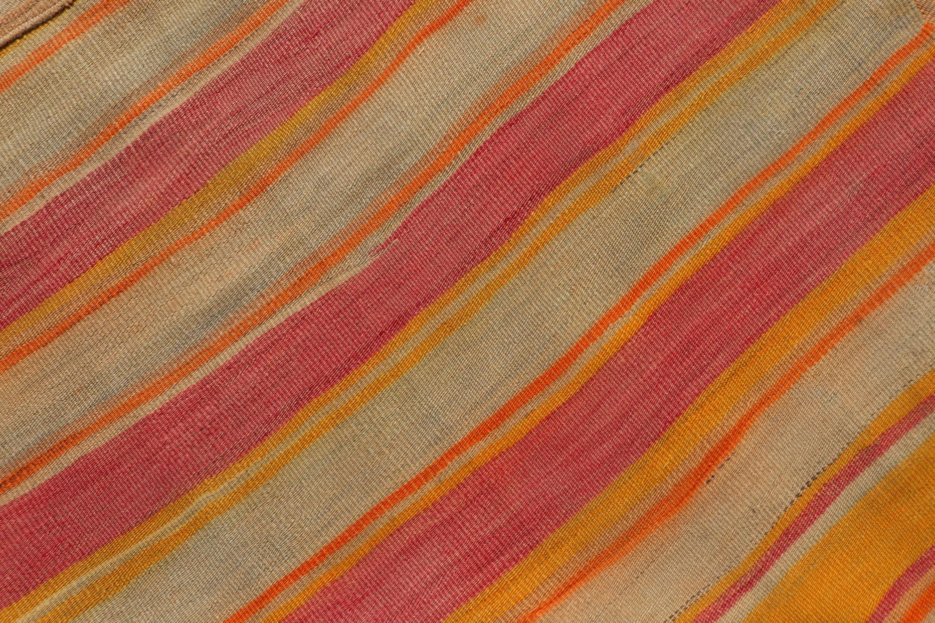 Rug & Kilim vintage turc à rayures roses, orange et jaunes 5'0 x 8'0 en vente 3