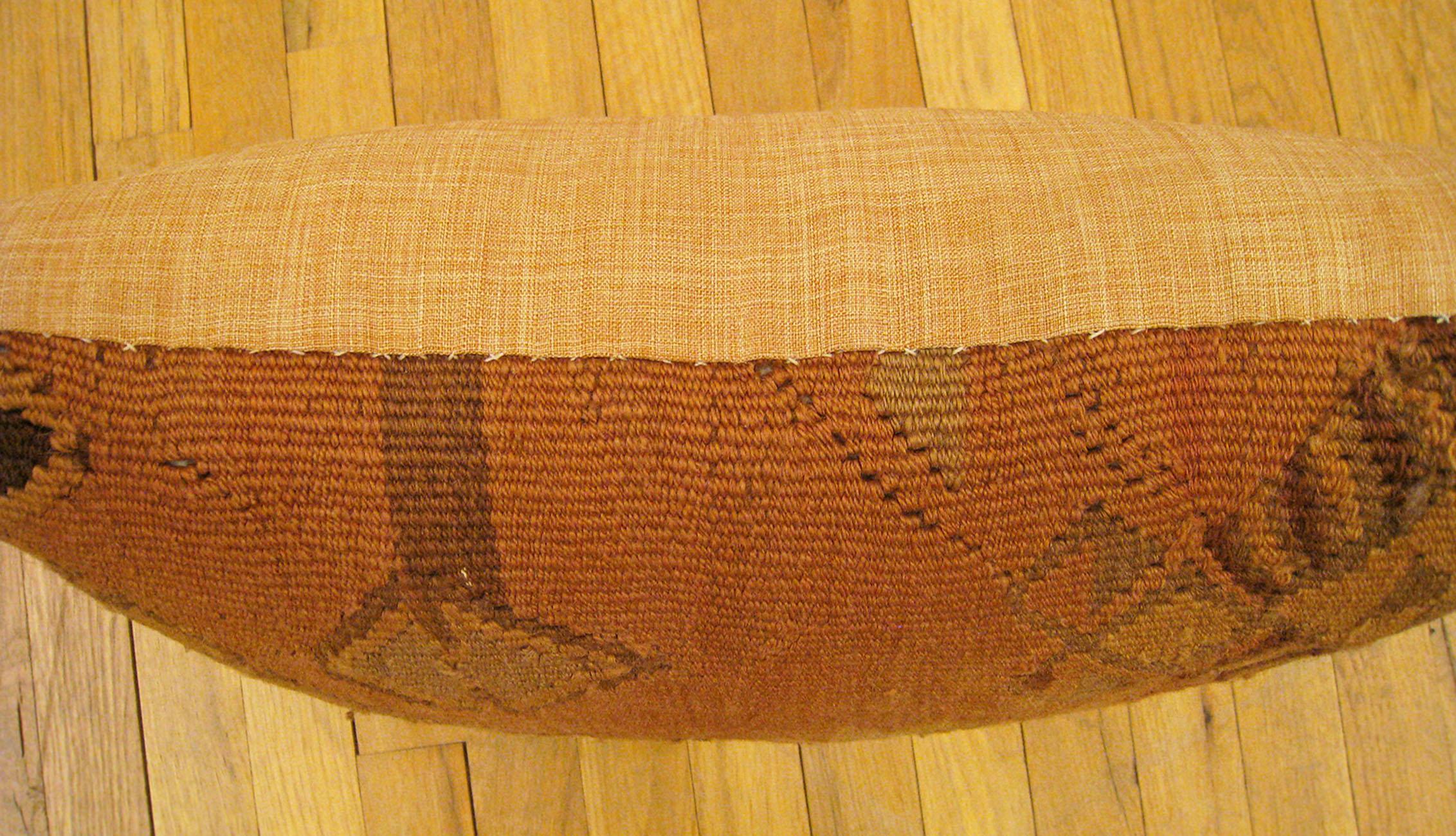 Decorative Vintage Decorative Turkish Kilim Oriental Rug Pillow In Good Condition For Sale In New York, NY