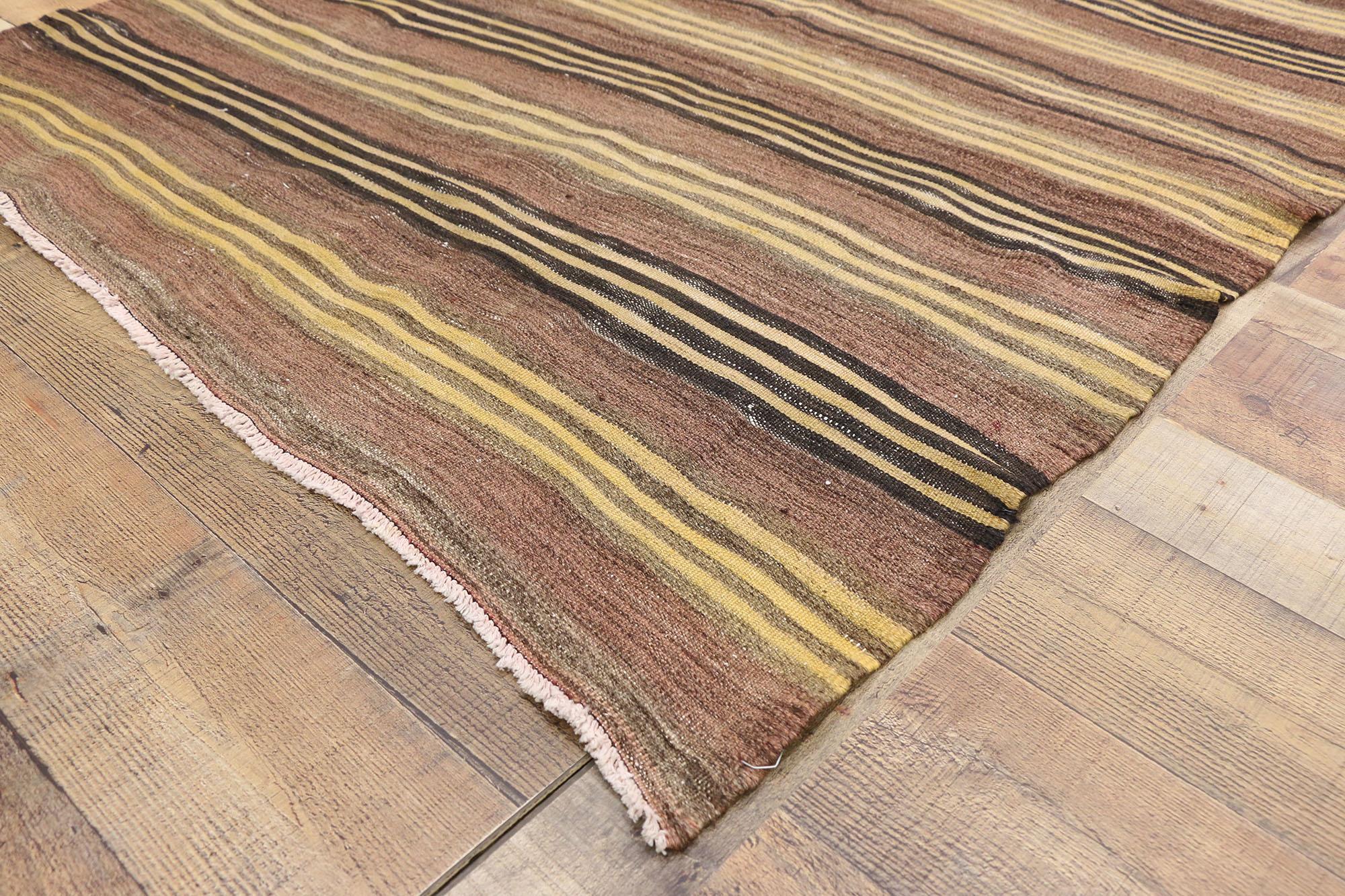 Türkischer Kelim-Teppich mit Bayadere-Streifen, flachgewebter, quadratischer Teppich  (Wolle) im Angebot