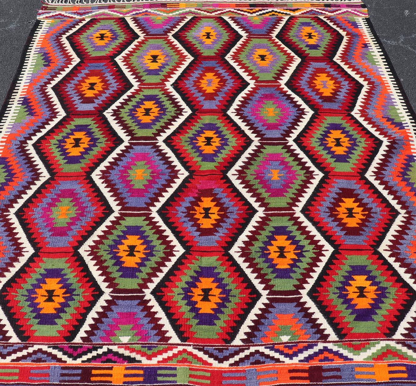 Vintage Turkish Kilim Rug with Bold Geometric Tribal Hexagon Motifs 6'0 x 7'8 For Sale 6