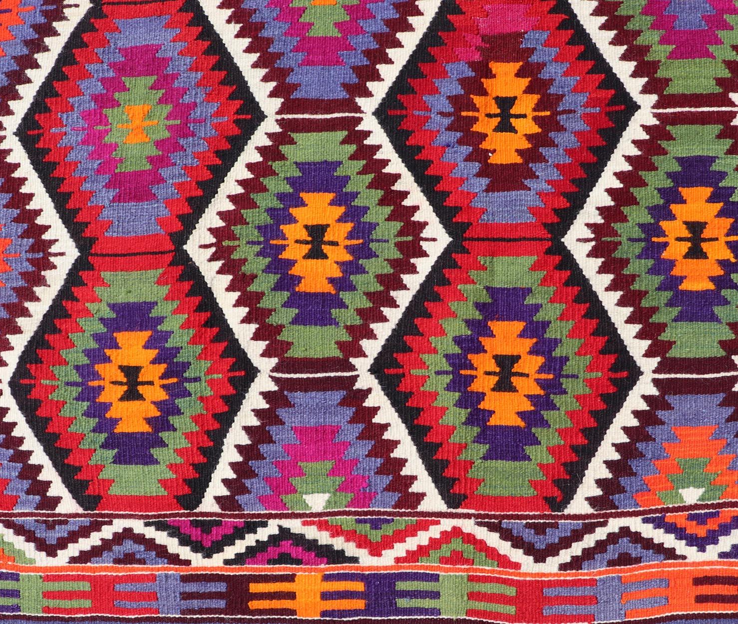 Hand-Woven Vintage Turkish Kilim Rug with Bold Geometric Tribal Hexagon Motifs 6'0 x 7'8 For Sale