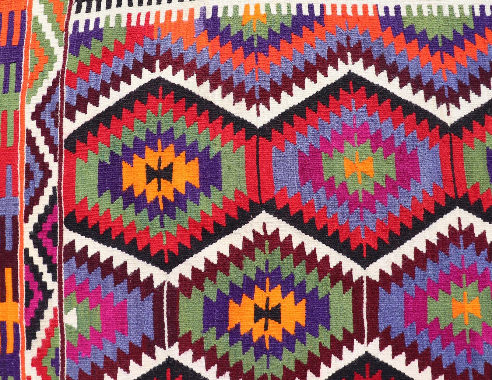 Vintage Turkish Kilim Rug with Bold Geometric Tribal Hexagon Motifs 6'0 x 7'8 In Good Condition For Sale In Atlanta, GA