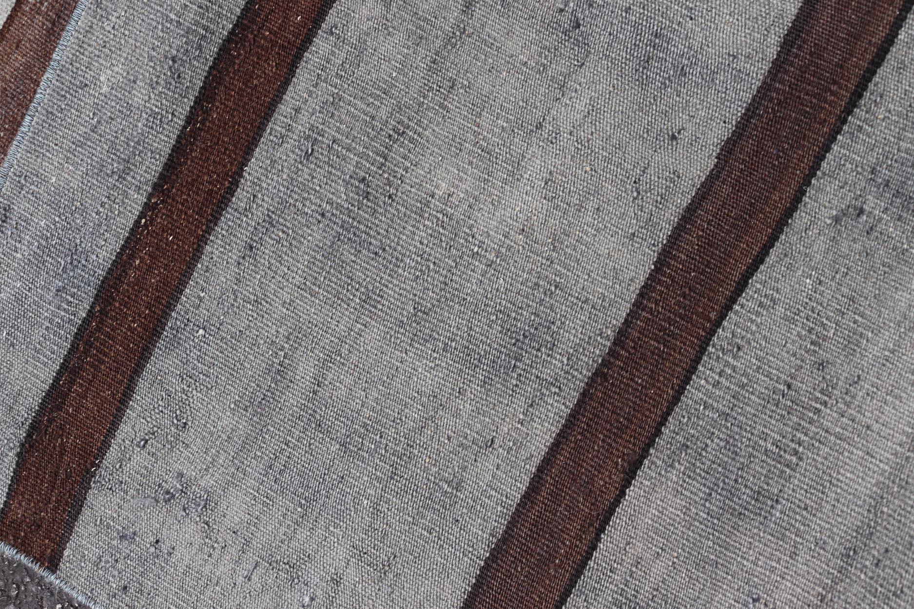Rug & Kilim turco d'epoca con strisce classiche grigie e marrone intenso  1'8 x 4'5 in vendita 2