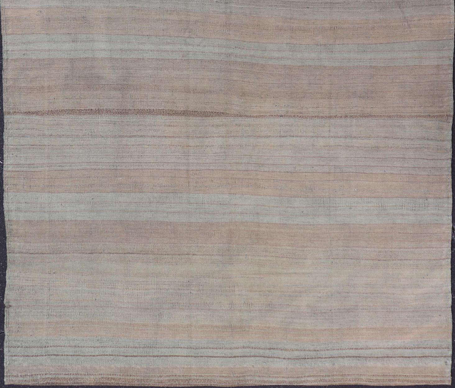 Alfombra Kilim Turca Vintage Con Rayas Pastel Terrosas 5'0 x 8'11 en venta 3