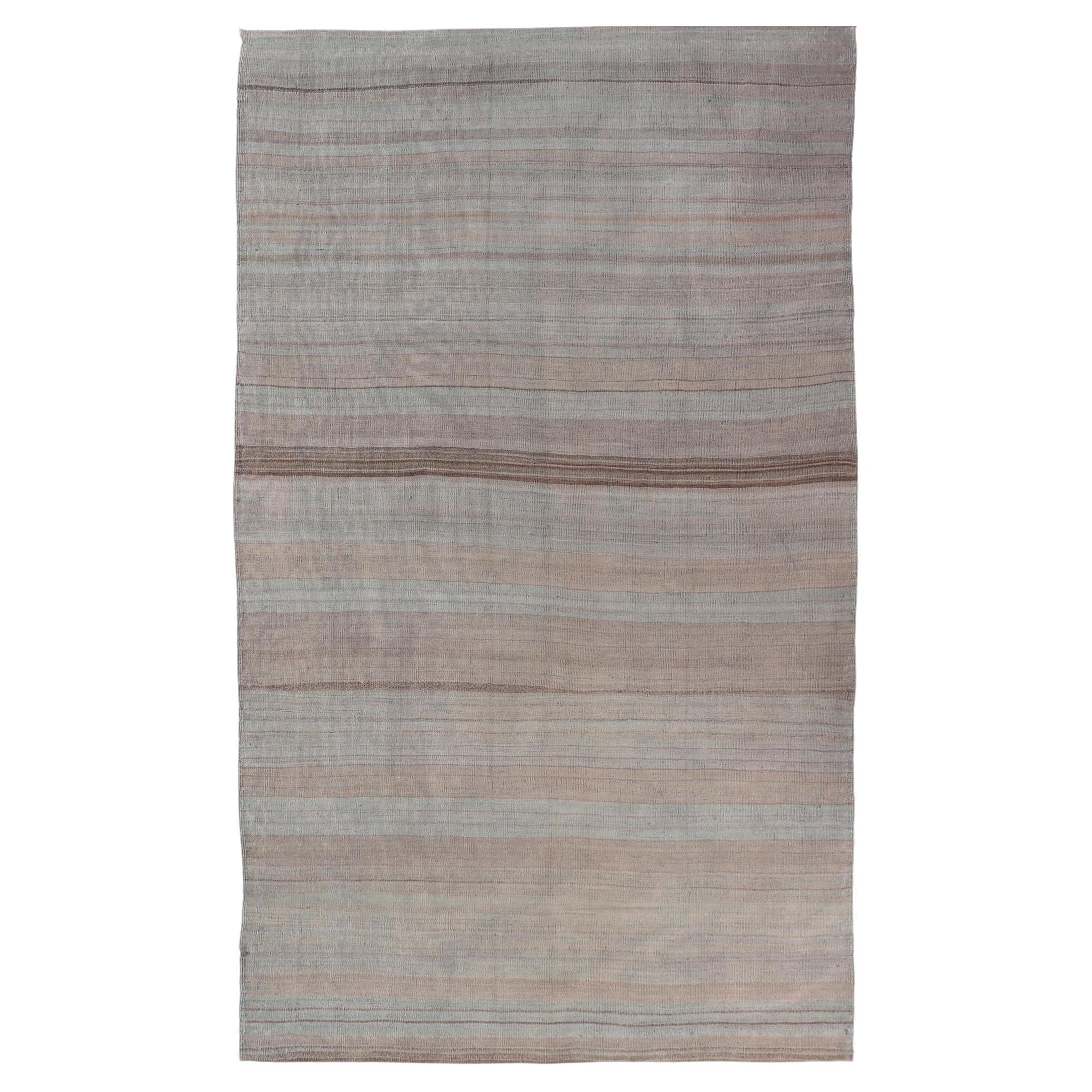 Alfombra Kilim Turca Vintage Con Rayas Pastel Terrosas 5'0 x 8'11 en venta