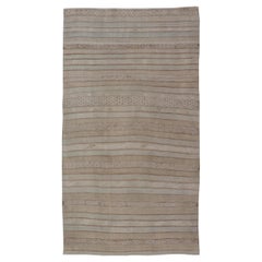 Tapis Kilim turc vintage aux tons terreux et à motifs géométriques 5'8 x 10'9