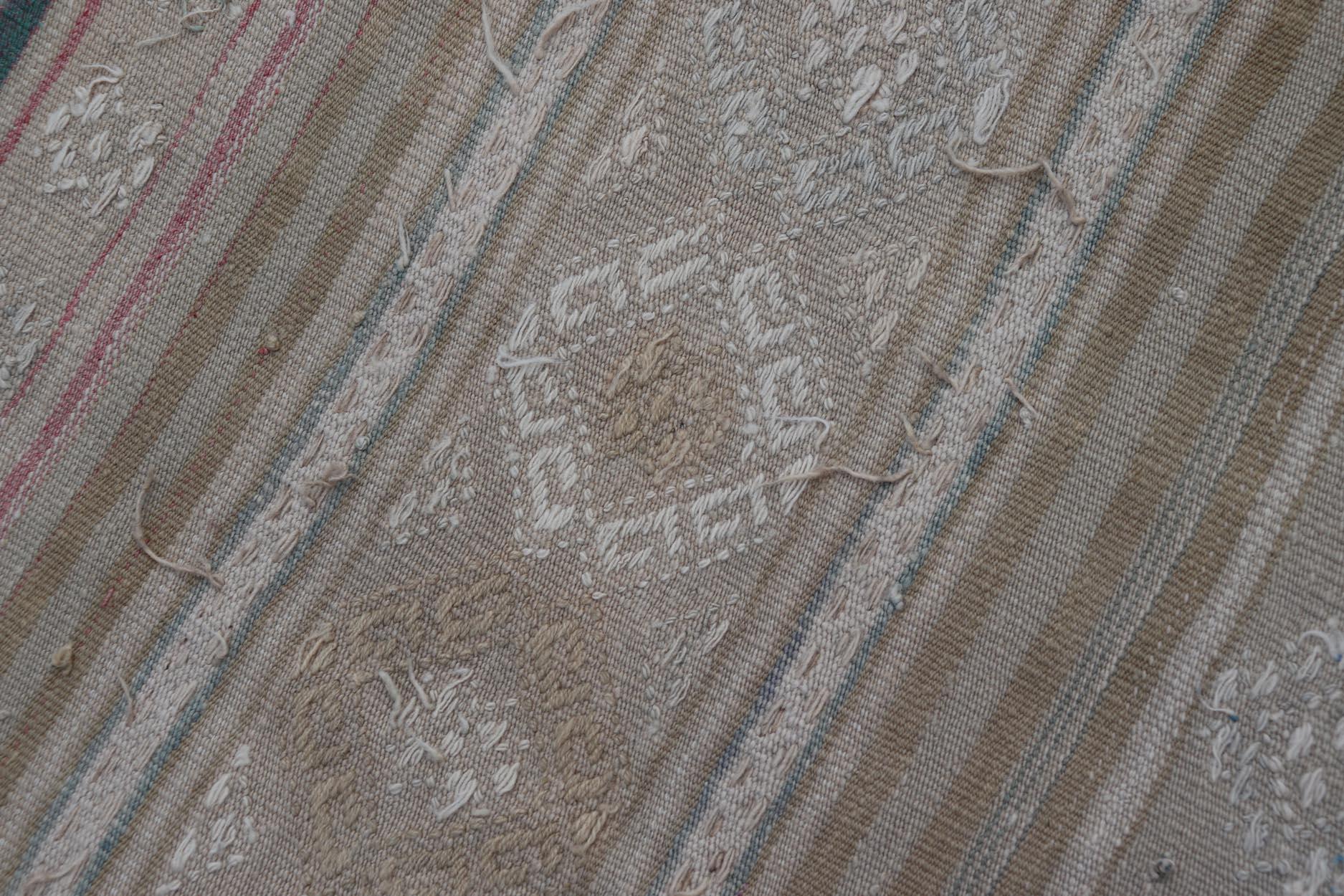 Vintage Turkish Kilim Rug With Earthy Tones and Geometric Patterns 5'2 x 8'3 For Sale 4