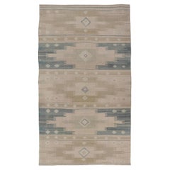 Vintage Turkish Kilim Teppich mit erdigen Tönen und geometrischen Mustern 6
0" X10
10"